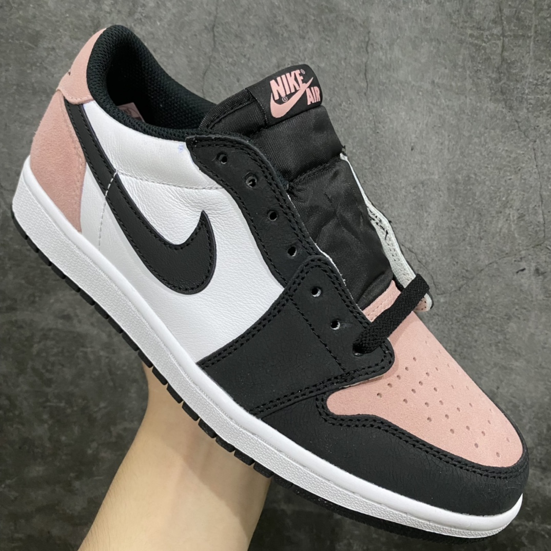 图片[3]-莞产dg版本Air Jordan AJ1 Low OG 黑粉爆裂纹低帮 CZ0790-061 原楦原纸板开发 极致一眼正品既视感 原厂皮料 原厂拉帮工艺 全部采用原厂电脑车 针距 边距完全同步原鞋 原厂特供皮料承诺百分百一致原鞋 鞋面清洁度最高QC检验标准 控制溢胶 飞翼3D高频深度立体 全市场仅此一家 鞋盒、防尘纸 均采购来自原厂 尺码：40 40.5 41 42 42.5 43 44 44.5 45 46 47.5-选品中心