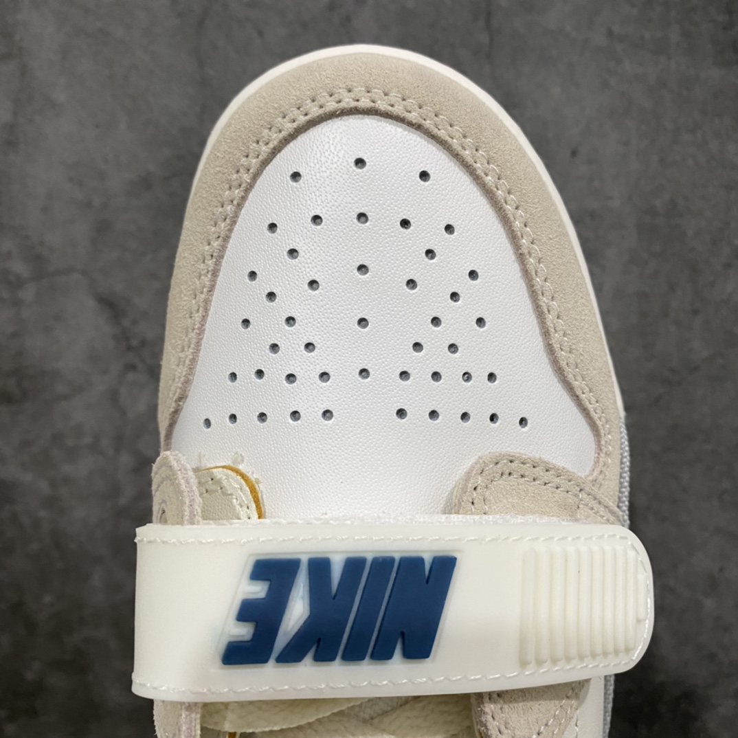 图片[5]-纯原版 Air Jordan Legacy AJ312 米白蓝 DQ5347-141 鞋身采用了皮革材质打造 横跨鞋面的魔术贴十分吸睛 侧面的Swoosh Logo的一部分被鞋面遮挡了一部分 颇具玩味 魔术贴上标有Nike标识 而鞋舌上是Jordan的经典红色飞翼Logo 后跟和鞋底均采用了Air Jordan 3 的设计 后跟上同样也使用了经典的爆裂纹图案 尺码：36 36.5 37.5 38 38.5 39 40 40.5 41 42 42.5 43 44 44.5 45 46-选品中心