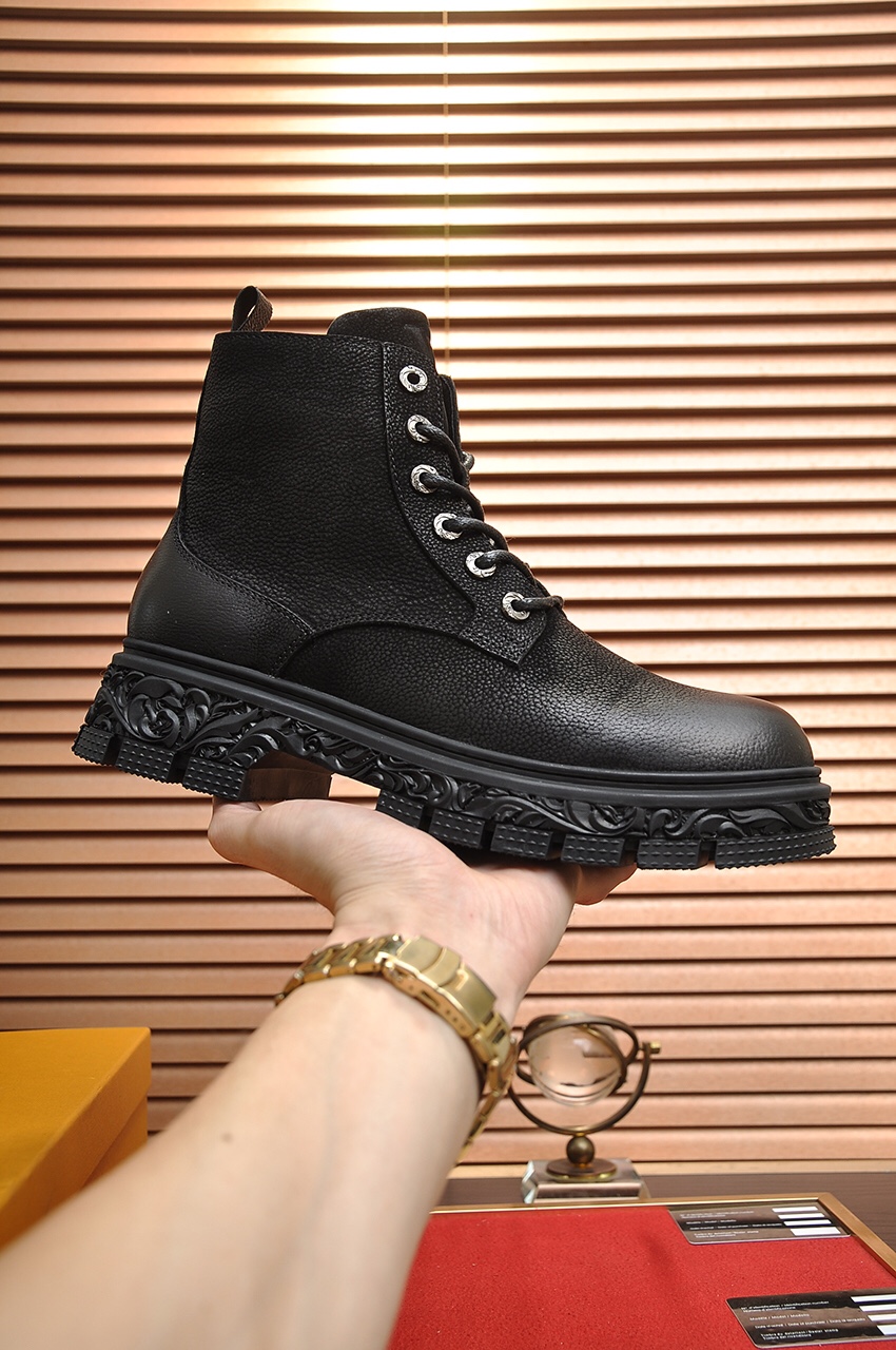 J5 LOUIS VUITTON (全羊皮内里)LV高帮.路易威登官网同款[得意]原单爆款 LV原工厂牛皮1：1原板 羊皮内里鞋面进口牛皮。身配件一比一开模 专柜品质 亲们你还为穿着搭配鞋发愁那这款鞋你就是你不二的选择38-45(45定做不退换)