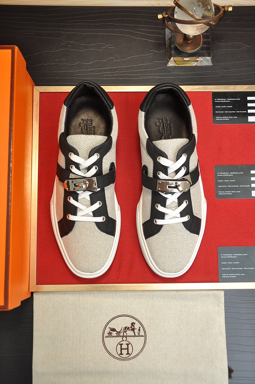 J5  Hermes 爱马仕 HERMES 牛皮内里爆款男鞋专柜原单货世界顶级品牌..奢华品质….  时尚 上脚高档次 ..给你低调奢华的舒适体验。鞋面采用纯意大利进口原板头层牛皮..吸汗牛皮内里..，舒适透气，高端大气上档次..奢华尊贵! ..代工厂出货 [拥抱]档口..原板。欢迎品鉴..38–4545定做。