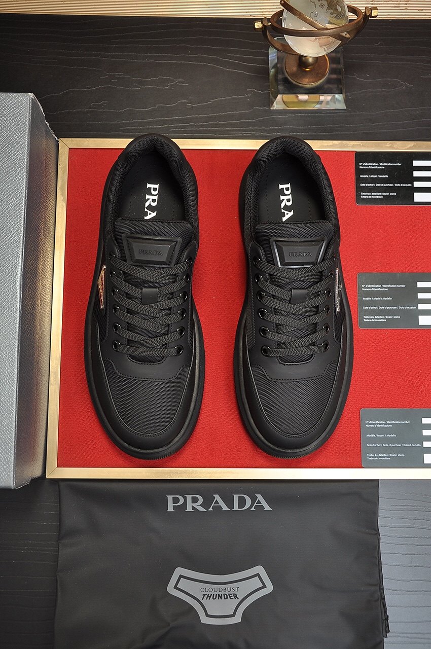 J0 Prada 普拉达 原单减震厚底潮牌主推爆款，前卫百搭时尚男鞋私版开模，飞织鞋面滴胶工艺拼接1：1复刻..时尚干脆、原版进口牛皮垫脚；大气个性更潮更抢眼更追求档次，它将颠覆旧念，与您共度时尚潮人必备! 必自留 ! 高大上的舒适大低，高端品质做工。