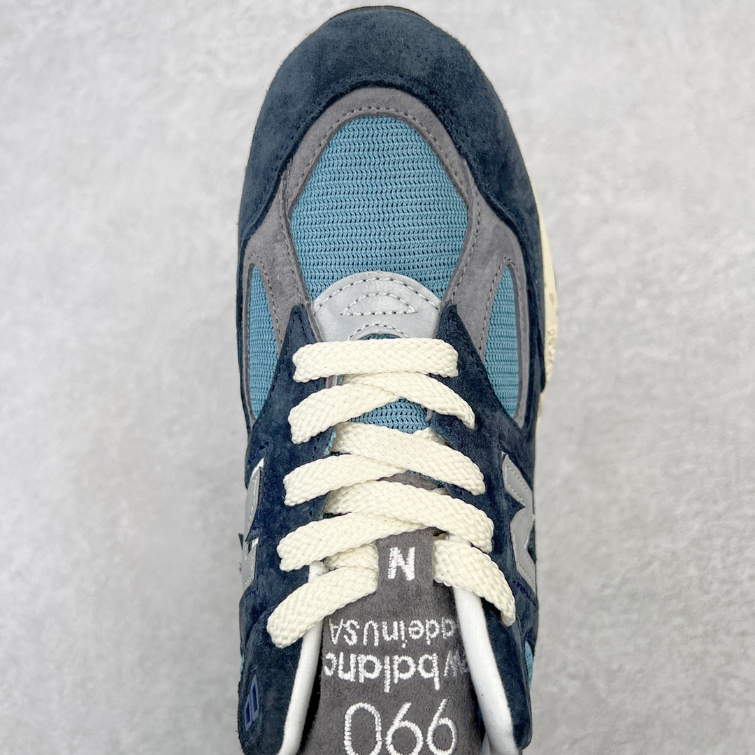 图片[4]-＃K版纯原福利 New Balance M990TB2 新百伦NB990V2 海军蓝 第二代总统复古慢跑鞋 正确3M反光细节 原楦原纸版开发 正确6层组合底模精密开发 搭载全新碳素中底 后跟透明TPU水晶装饰条稳固 沿用了引以为傲的跑鞋手工技艺 采用猪皮绒面并包裹局部透气网面的鞋身设计 菱网鞋舌上刻有New Balance USA 鞋面依旧身着经典的大热之灰 彰显了其高端的品质身份 尺码：36 37 37.5 38 38.5 39 40 40.5 41.5 42 42.5 43 44 45-选品中心