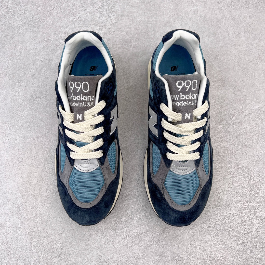 图片[2]-＃K版纯原福利 New Balance M990TB2 新百伦NB990V2 海军蓝 第二代总统复古慢跑鞋 正确3M反光细节 原楦原纸版开发 正确6层组合底模精密开发 搭载全新碳素中底 后跟透明TPU水晶装饰条稳固 沿用了引以为傲的跑鞋手工技艺 采用猪皮绒面并包裹局部透气网面的鞋身设计 菱网鞋舌上刻有New Balance USA 鞋面依旧身着经典的大热之灰 彰显了其高端的品质身份 尺码：36 37 37.5 38 38.5 39 40 40.5 41.5 42 42.5 43 44 45-选品中心