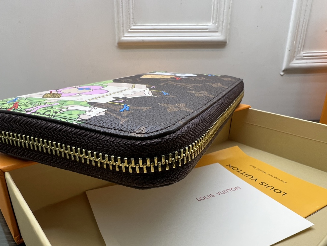 Leather wallet interior with card slots