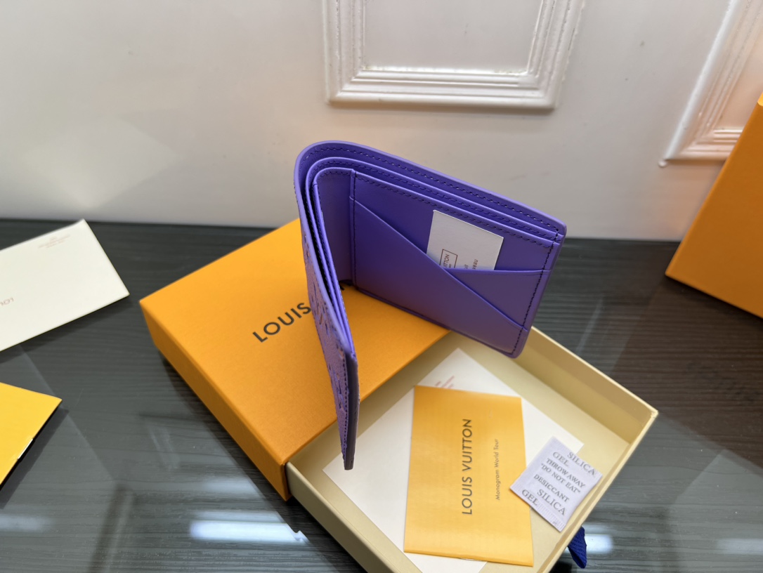 Back view of a leather bifold wallet