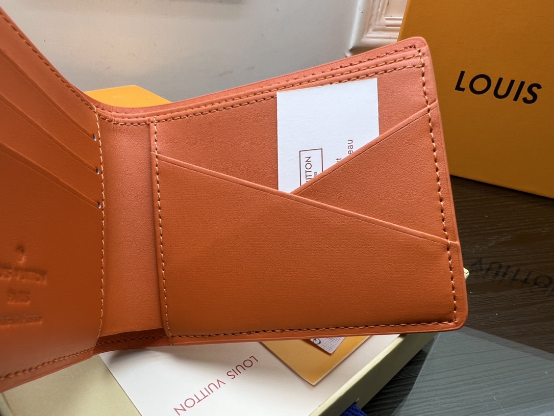Leather wallet in hand