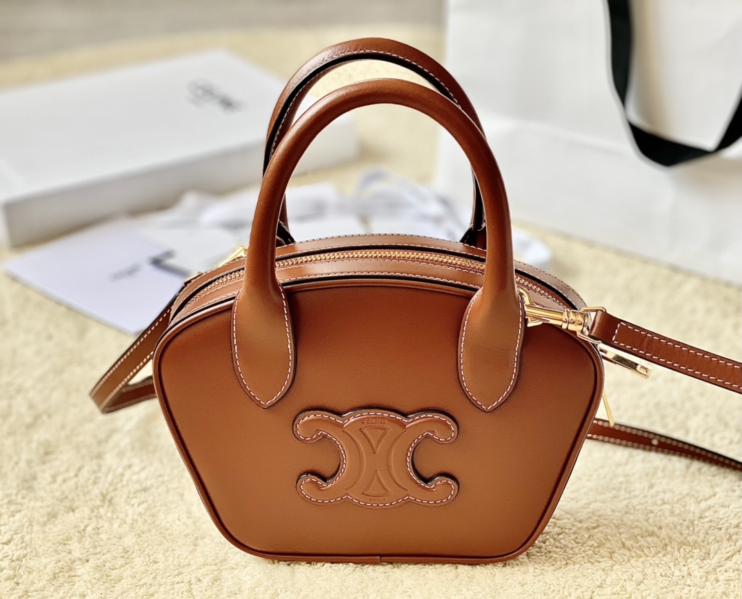 CELINE赛琳迷你棕色凯旋门牛皮革保龄球包110462