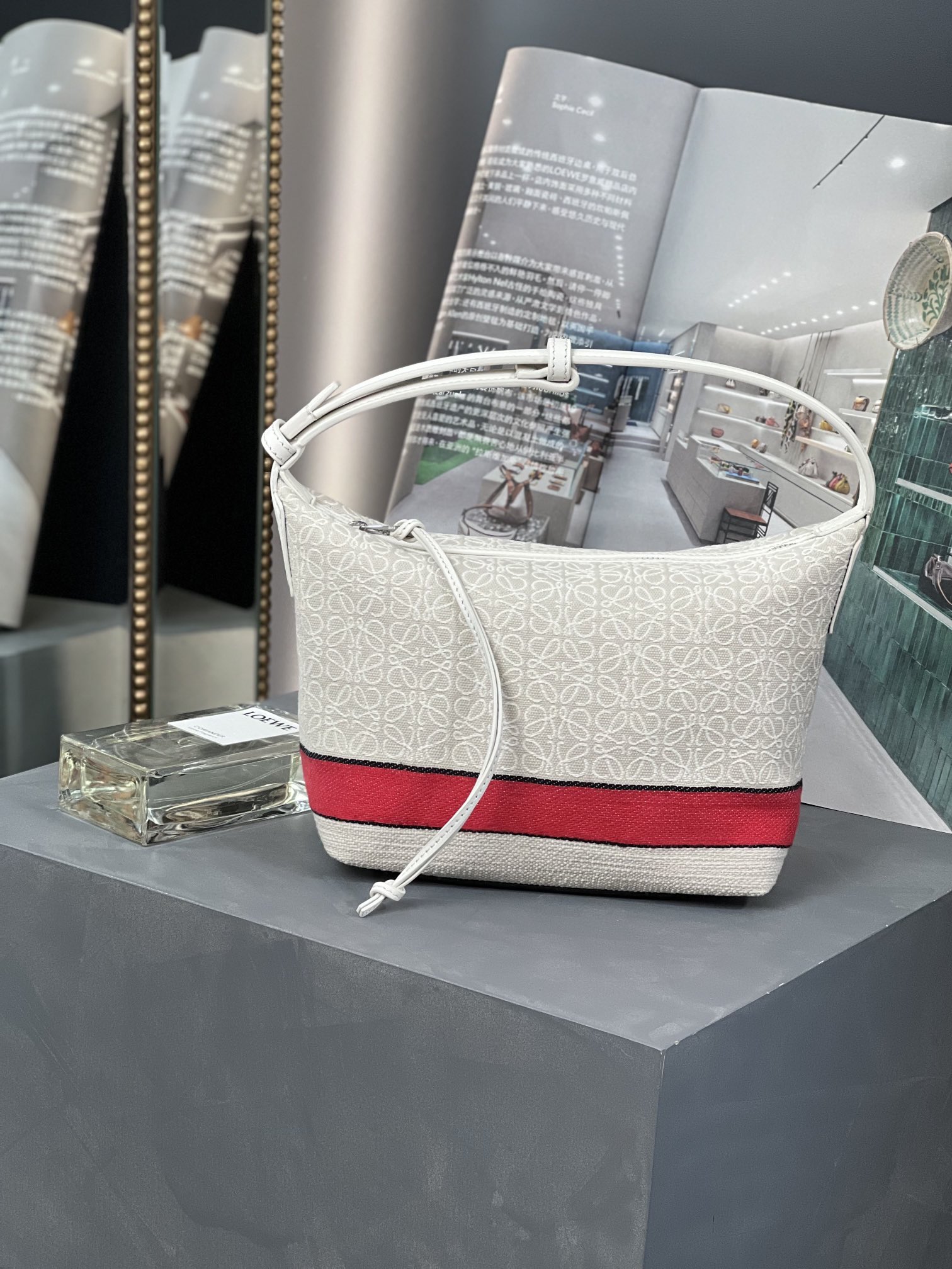 LOEWE Petit sac Cubi Anagram en toile jacquard - Qualité supérieure