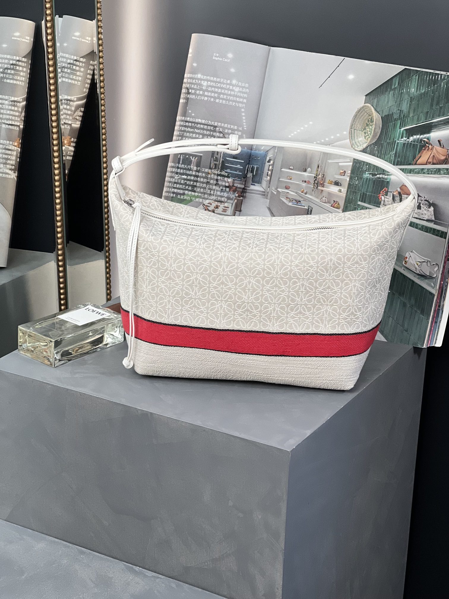 LOEWE Grand sac Cubi Anagram en toile jacquard - Qualité supérieure