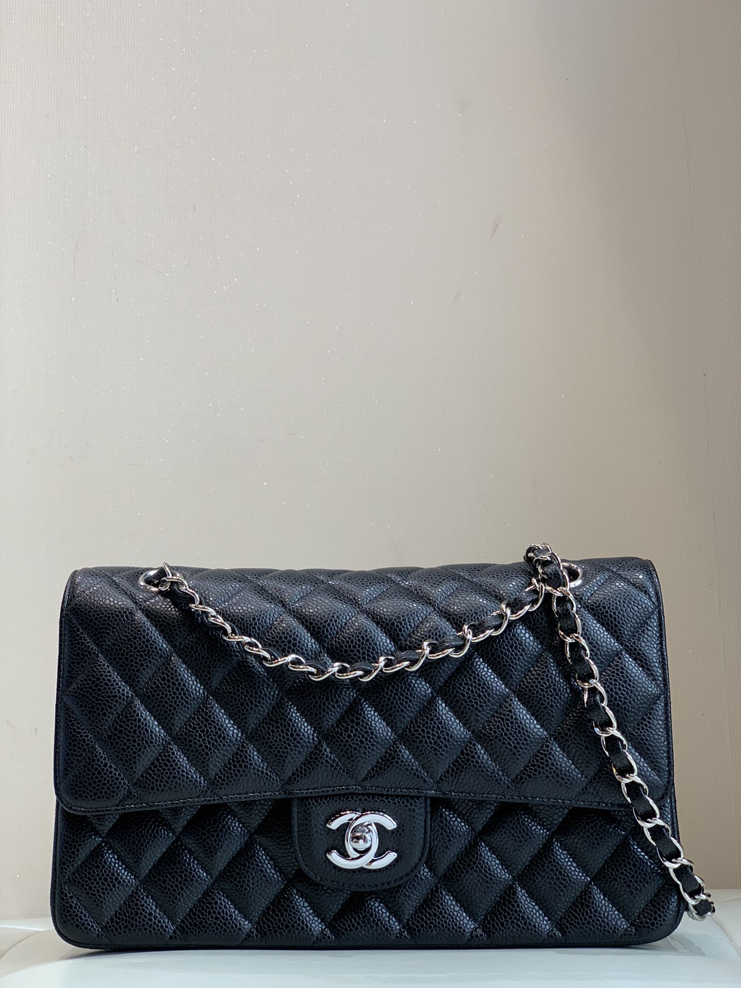 CHANEL CF Classic Flap クラシック マトラッセ ゴールド金具/シルバー金具 チェーンショルダーストラップ レザーインターウィーブチェーン キャビアスキン素材 純鋼金具 クロスボディバッグ 定番モデル