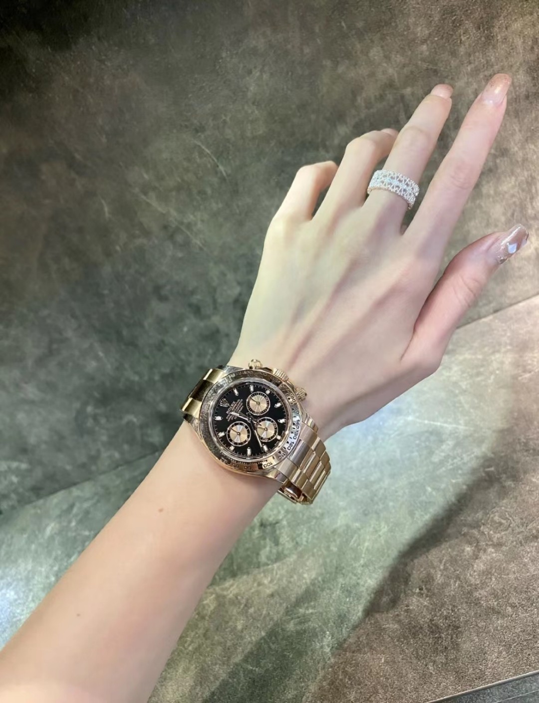 Rolex 事实证明，女生带迪通拿也是非常的 机智