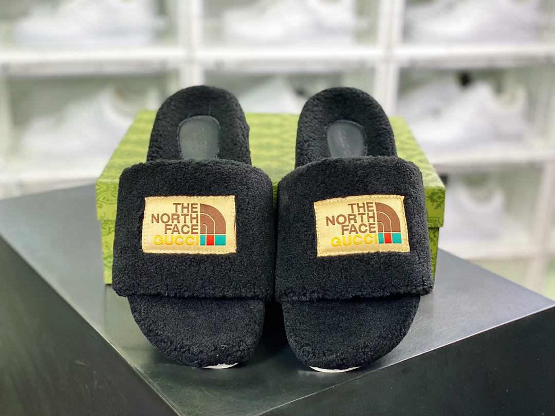 The North Face x Gucci Women's Slide Sandal With Interlocking G Collection Plush Ladies Vintage 646225 D0L04 3517