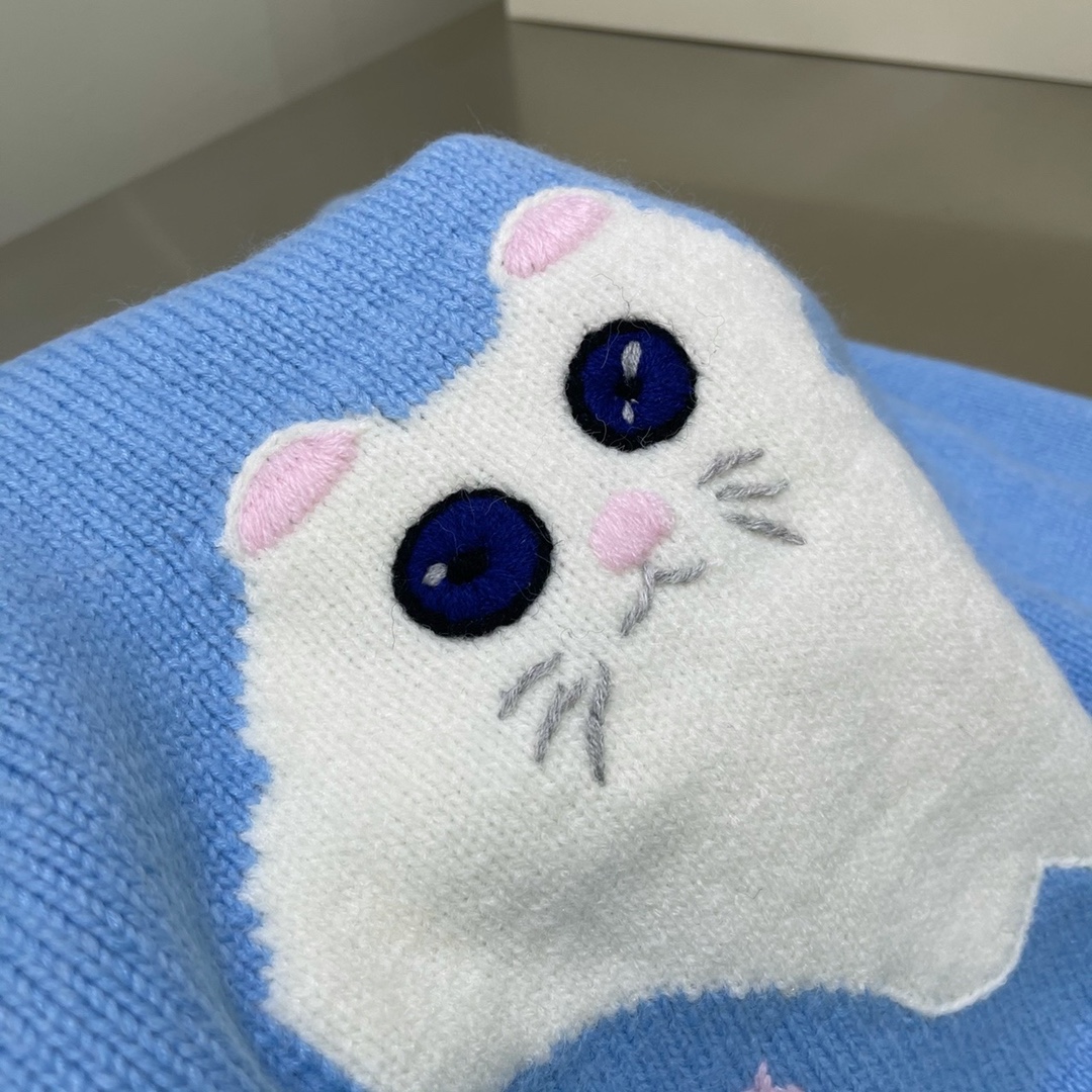 2022AR小猫刺绣圆领毛衣