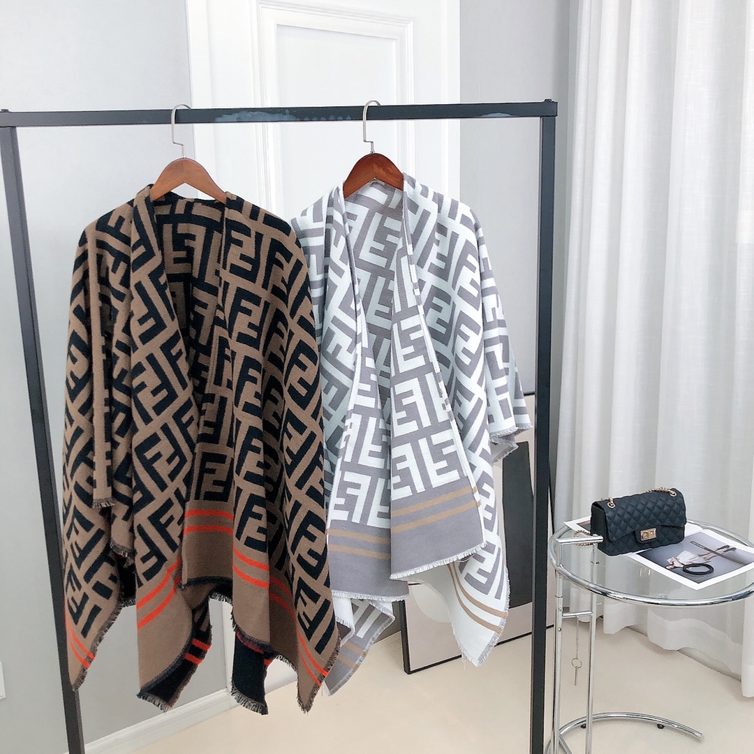 Fendi 披肩 最高品質のエレガントなデザイン