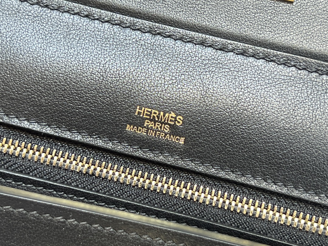 Hermès Mini 24/24 Black Leather Satchel Bag with Shoulder Strap 9 i1663486017 4720 7