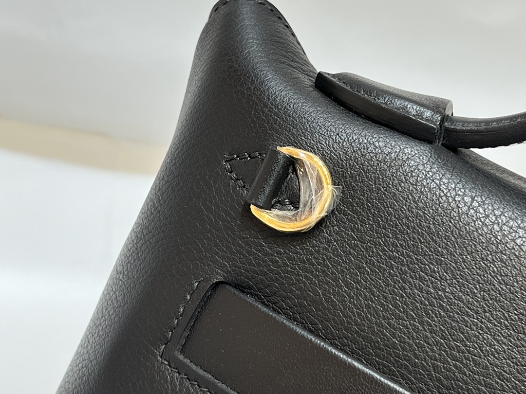 Hermès Mini 24/24 Black Leather Satchel Bag with Shoulder Strap 10 i1663486017 5011 8