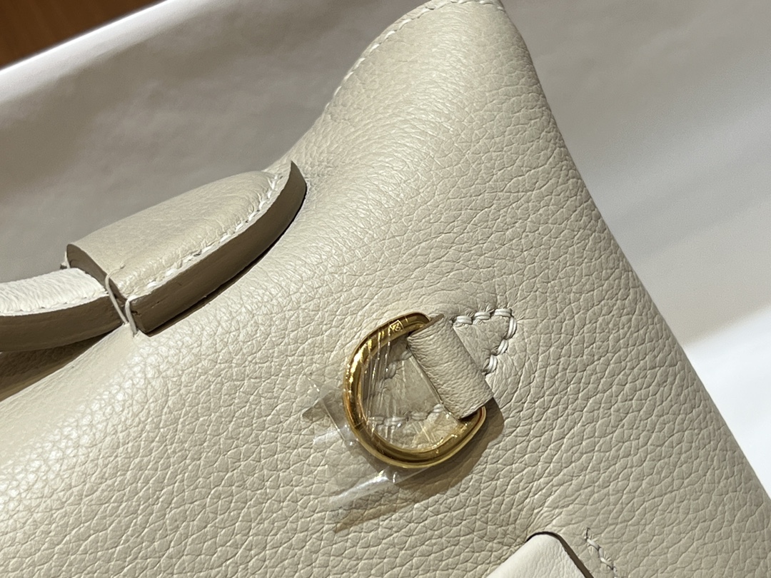 Elegant Mini 24/24 Leather Shoulder Bag, Versatile Handbag with Top Handle 9 i1663487492 6385 8