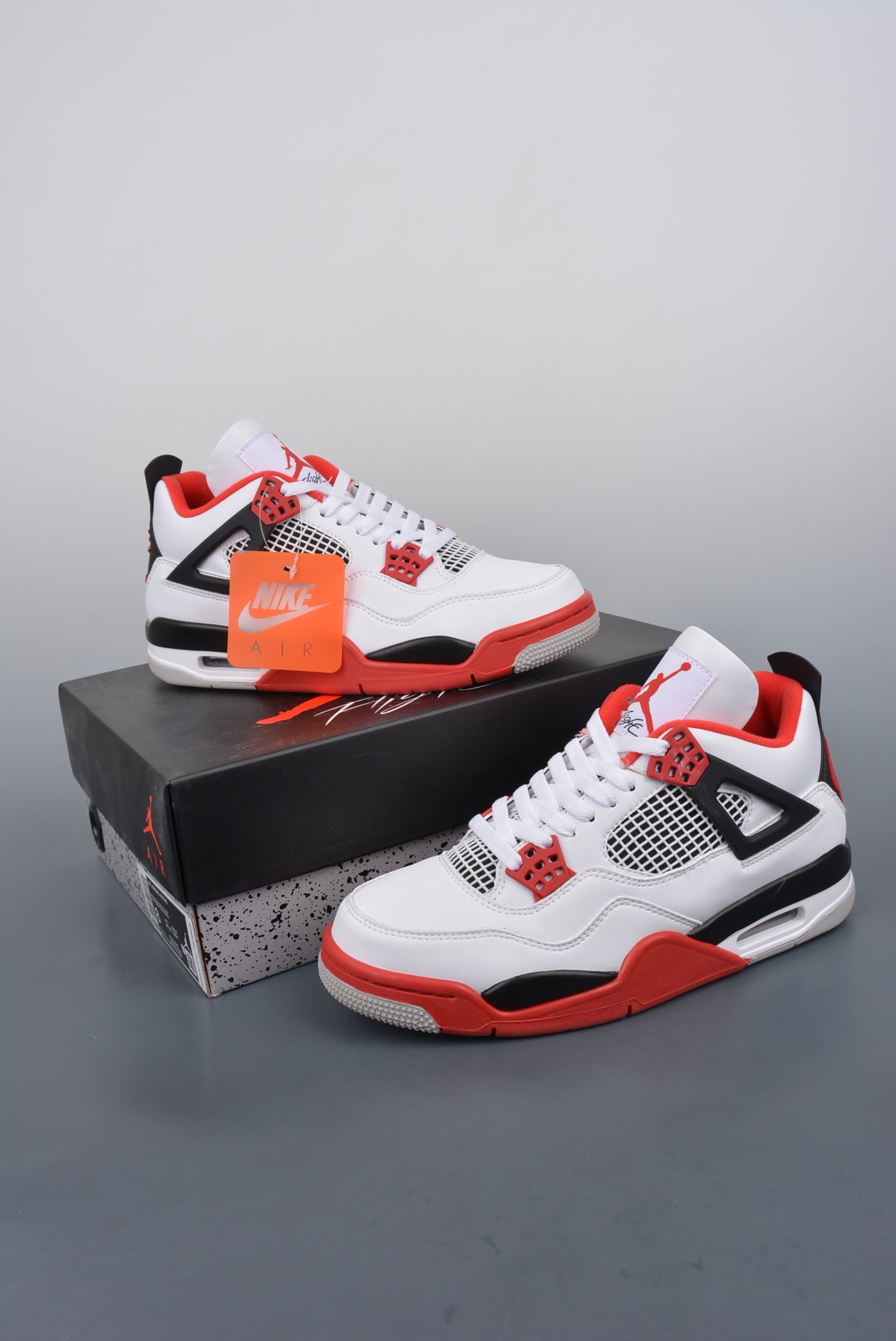 💰180真标💰280公司级💰380纯原版
Air Jordan AJ4 Retro 原楦原纸板 
原厂材料开发 细节把控到位 主供外贸客户 
打造完美鞋型 纸板中底 钢印 
完美版型 公司货既视感 
皮料自行品鉴  最大开发到47.5 专供鬼佬 
区别市面各种"伪纯原" F
尺码：36 36.5 37.5 38 38.5 39 40 40.5 41 42 42.5 43 44 44.5 45 45.5 46 47.5
耐克 阿迪达斯 三叶草 椰子350 v2 sb dunk 古驰脏脏鞋 麦昆 匡威1970s 万斯 vans 范斯 新百伦 乔丹 air jordan asics亚瑟士 斯凯奇 斐乐 彪马 锐步 mlb fila 鬼冢虎 莆田鞋 板鞋 樱花粉 af1 高帮 纯白 复古 满天星 解构 鞋盾 小麦色 蓝粉 马卡龙 低帮 独角兽 鸳鸯 联名 童鞋 冰淇淋 骨白冰蓝 白蓝 黑色 小白鞋 电玩像素 黑白 涂鸦 镭射 雾霾 白色 diy 1970s 夜光 大童 泼墨 中帮 黑武士 洛克公园 魔术贴 情侣 经典 四钩 奶咖色 刮刮乐 白丝绸 白银 3m 反光 白绿夜光 白橙双钩 小雏菊 权志龙 白绿橙 off white 飞线 金钩 冰块 小银钩 笑脸 缝线 剪纸 纯黑 蓝丝绸 情人节限定 白金 蓝白 354 黑曜石 熊猫 像素 冰蓝 四小勾 水晶底 寿桃 洞洞鞋 彩虹像素 灰色 air force 1 黑色 拖鞋 aj4 aj35 aj11 篮球鞋 莆田 aj3 aj6 aj13 aj7 童鞋 儿童鞋 aj312 aj36 黑白奥利奥 传奇蓝 aj32 限量版 飞人拖鞋 康扣 熊猫 北卡蓝 low 白水泥 藤原浩 aj34郭艾伦 影子灰 蒂芙尼绿 aj10 倒钩 aj9 冰雪奇缘 黑曜石 aj31 aj270 球鞋 大魔王 冰激凌 樱木花道 热熔岩 迪奥联名 胭脂红 凉鞋 aj15 满天星 水泥灰 芝加哥 鸳鸯 aj28 情侣 aj28 樱花粉 电玩像素 北卡蓝 小迪奥 粉色 樱花粉 电玩像素 烟灰 变色龙 兵马俑 大巴黎 aj16 兔八哥 马卡龙 大学蓝 aj30 黑水泥 白蛇 叶绿素 火影 白水泥 情人节限定 粉蛇 黑红 球鞋gtcut kobe球鞋 zoom kobe 500黑武士 2022r nike星空 gt球鞋 zoom跑鞋 纽巴伦990 nikecourt女鞋 zoom aj1 nb827 斐乐hike nike青花瓷 aj镭射 科6 next跑鞋 宇航员2.0 小白鞋 男鞋 运动鞋 斯凯奇 斐乐 板鞋 aj 彪马 新百伦 亚瑟士 new balance adidas 阿迪达斯 篮球鞋 空军一号 纯白 跑步鞋 vision street wear puma 女运动休闲鞋 nb 情侣鞋 球鞋 dunk 美津浓 欧文7 运动鞋女款跑步鞋 休闲男鞋 aj1 拖鞋 耐克鞋男新款 鞋子 童鞋 男款 飞马 zoom 超级飞马 跑鞋 老爹鞋 air max 儿童鞋子 男士 飞马38 m2k 日落 黑白熊猫 女款 飞马39 男款 阿甘鞋 飞马37 夏季 dunk sb 华夫鞋 凉鞋 开拓者 夏款 毛毛虫 气垫 air zoom 休闲鞋 高帮 帆布鞋 sacai 2022 vapormax 赤足 飞马36 af1 紫葡萄 树莓紫 winflo8 court女鞋 网鞋 zoom 破二 dc0774 拖鞋 superfly 子弹头 dunk黑白熊猫 blazer max270 欧文7 小童鞋 阿尔法 欧文8 登月 星空 莆田 黑武士 airmax97 贝壳头 三叶草 boost forum 椰子鞋 yeezy neo 暗夜精灵 金标 椰子 350 v2 ultraboost 清风 阿尔法 涉水鞋 ub21 ub22 forum84 ub nmd 爆米花 pro2 cut supernova x9000 椰子500 小椰子 forum low 史密斯 椰子700 樱花系列女鞋 新百伦530 327 574 5740 满天星 992 550 990 303 nb2002ra 302 元祖灰 993 990v5 nb300 ms327 580 999 nb327新百伦 新百伦878 nb300 5740奶茶色 m5740nb5740 997 608 452 nbms327 992元祖灰 996 880 低帮 倒钩 aj1 low 北卡蓝 黑曜石 倒钩藤原浩鞋 芝加哥 禁穿 小迪奥aj1 aj1大学蓝 樱花粉 烟灰 闪电倒钩 mid 影子灰 白丝绸 黑红脚趾 黑红 马卡龙 小dior 蒂芙尼绿 黑脚趾 小摩卡 蜘蛛侠 兔八哥 莆田纯原 纯白 中帮 黑粉脚趾 鸳鸯 low摩卡棕 扣碎 倒钩低帮 小闪电 凯尔特人 芝加哥ow联名 灰白 红豆奶茶 叛逆 换底 扣碎篮板 摩卡棕 迪奥联名鞋 皇家蓝 低帮女鞋倒钩白棕 泡泡糖 黑粉脚趾 北卡蓝低帮 黑绿脚趾 影子灰 蒂芙尼绿 黑脚趾 浆果粉 扣碎篮板 鸳鸯 冰淇淋 白丝绸 激光蓝 offwhite联名 黑粉脚趾 蓝 水洗丹宁 情人节 午夜蓝 凯尔特人 泡泡糖 男鞋 女鞋 夏季 儿童 拖鞋 小众鞋 篮球鞋 凉鞋 运动鞋 跑步鞋 童鞋 板鞋 日落 足球鞋 小白鞋 跑鞋 老爹鞋 zoom 超级飞马 36 37 38 sb dunk 鞋子 新款 m2k air max 薄款 赤足5.0 星空 登月 vapormax 超轻 网鞋 气垫鞋 阿甘鞋 休闲鞋 47 blazer 高帮 樱花粉 free vaporfly 情侣 子弹头 华夫鞋 欧文7 lebron18 joyride fly3 max270 杜兰特5 毛毛虫 黑武士 限量版 忍者 马拉松 winflo7 kyrie7 ep 莆田鞋 板鞋 樱花粉 af1 高帮 纯白 复古 满天星 解构 鞋盾 小麦色 蓝粉 马卡龙 低帮 独角兽 鸳鸯 联名 童鞋 冰淇淋 骨白冰蓝 白蓝 黑色 小白鞋 电玩像素 黑白 涂鸦 镭射 雾霾 白色 diy 夜光 大童 泼墨 中帮 黑武士 洛克公园 魔术贴 情侣 经典 四钩 奶咖色 刮刮乐 白丝绸 白银 3m 反光 白绿夜光 白橙双钩 小雏菊 权志龙 白绿橙 off white 飞线 金钩 冰块 小银钩 笑脸 缝线 剪纸 纯黑 蓝丝绸 情人节限定 白金 蓝白 354 黑曜石 熊猫 像素 冰蓝 四小勾 水晶底 寿桃 洞洞鞋 彩虹像素 灰色 air force 1 黑色 拖鞋 aj4 aj35 aj11 篮球鞋 莆田 aj3 aj6 aj13 aj7 童鞋 儿童鞋 aj312 aj36 黑白奥利奥 德训 aj32 限量版 飞人拖鞋 康扣 熊猫 北卡蓝 low 白水泥 藤原浩 aj34郭艾伦 影子灰 aj10 倒钩 aj9 冰雪奇缘 黑曜石 aj31 aj270 球鞋 samba gazelle