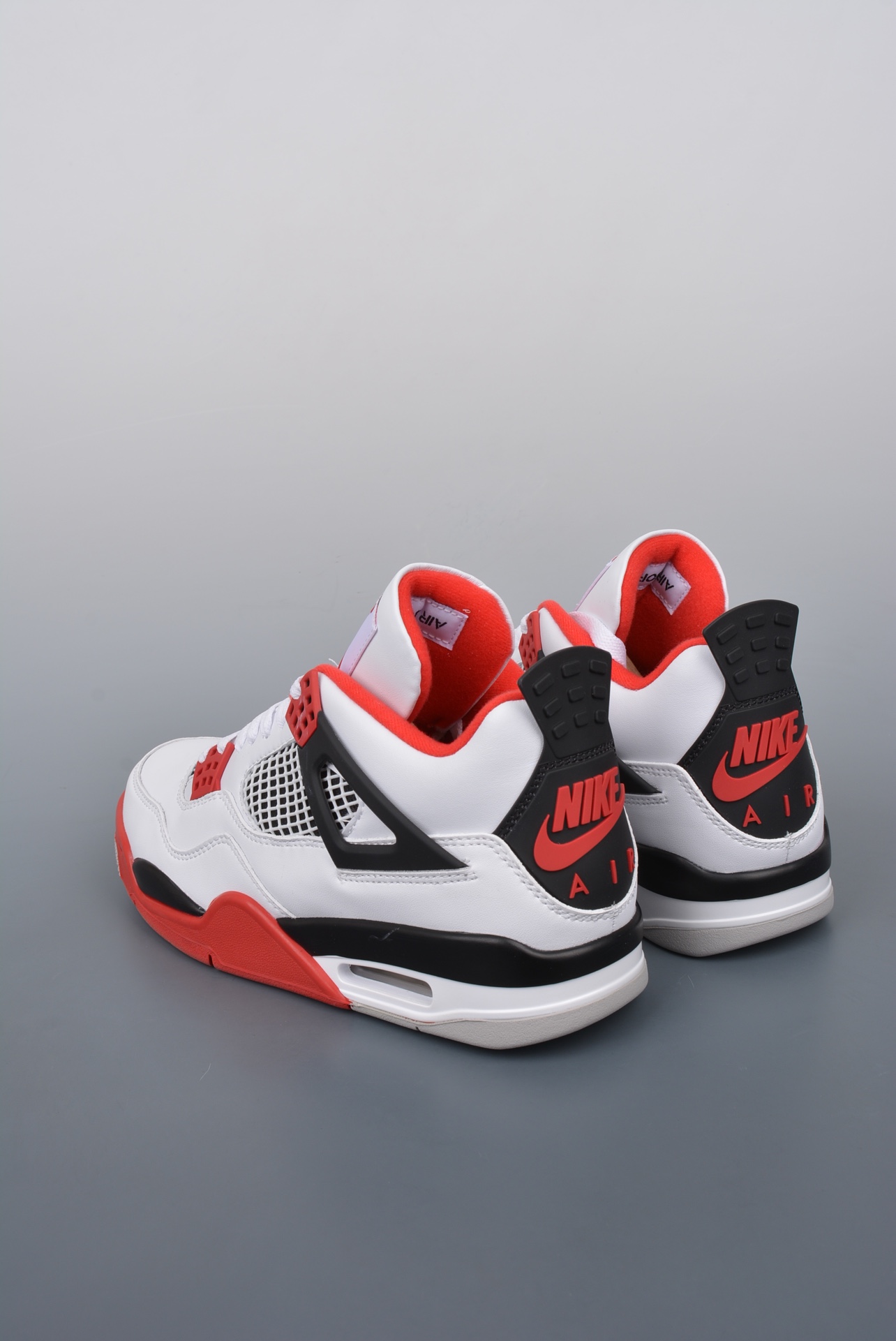 💰180真标💰280公司级💰380纯原版
Air Jordan AJ4 Retro 原楦原纸板 
原厂材料开发 细节把控到位 主供外贸客户 
打造完美鞋型 纸板中底 钢印 
完美版型 公司货既视感 
皮料自行品鉴  最大开发到47.5 专供鬼佬 
区别市面各种"伪纯原" F
尺码：36 36.5 37.5 38 38.5 39 40 40.5 41 42 42.5 43 44 44.5 45 45.5 46 47.5
耐克 阿迪达斯 三叶草 椰子350 v2 sb dunk 古驰脏脏鞋 麦昆 匡威1970s 万斯 vans 范斯 新百伦 乔丹 air jordan asics亚瑟士 斯凯奇 斐乐 彪马 锐步 mlb fila 鬼冢虎 莆田鞋 板鞋 樱花粉 af1 高帮 纯白 复古 满天星 解构 鞋盾 小麦色 蓝粉 马卡龙 低帮 独角兽 鸳鸯 联名 童鞋 冰淇淋 骨白冰蓝 白蓝 黑色 小白鞋 电玩像素 黑白 涂鸦 镭射 雾霾 白色 diy 1970s 夜光 大童 泼墨 中帮 黑武士 洛克公园 魔术贴 情侣 经典 四钩 奶咖色 刮刮乐 白丝绸 白银 3m 反光 白绿夜光 白橙双钩 小雏菊 权志龙 白绿橙 off white 飞线 金钩 冰块 小银钩 笑脸 缝线 剪纸 纯黑 蓝丝绸 情人节限定 白金 蓝白 354 黑曜石 熊猫 像素 冰蓝 四小勾 水晶底 寿桃 洞洞鞋 彩虹像素 灰色 air force 1 黑色 拖鞋 aj4 aj35 aj11 篮球鞋 莆田 aj3 aj6 aj13 aj7 童鞋 儿童鞋 aj312 aj36 黑白奥利奥 传奇蓝 aj32 限量版 飞人拖鞋 康扣 熊猫 北卡蓝 low 白水泥 藤原浩 aj34郭艾伦 影子灰 蒂芙尼绿 aj10 倒钩 aj9 冰雪奇缘 黑曜石 aj31 aj270 球鞋 大魔王 冰激凌 樱木花道 热熔岩 迪奥联名 胭脂红 凉鞋 aj15 满天星 水泥灰 芝加哥 鸳鸯 aj28 情侣 aj28 樱花粉 电玩像素 北卡蓝 小迪奥 粉色 樱花粉 电玩像素 烟灰 变色龙 兵马俑 大巴黎 aj16 兔八哥 马卡龙 大学蓝 aj30 黑水泥 白蛇 叶绿素 火影 白水泥 情人节限定 粉蛇 黑红 球鞋gtcut kobe球鞋 zoom kobe 500黑武士 2022r nike星空 gt球鞋 zoom跑鞋 纽巴伦990 nikecourt女鞋 zoom aj1 nb827 斐乐hike nike青花瓷 aj镭射 科6 next跑鞋 宇航员2.0 小白鞋 男鞋 运动鞋 斯凯奇 斐乐 板鞋 aj 彪马 新百伦 亚瑟士 new balance adidas 阿迪达斯 篮球鞋 空军一号 纯白 跑步鞋 vision street wear puma 女运动休闲鞋 nb 情侣鞋 球鞋 dunk 美津浓 欧文7 运动鞋女款跑步鞋 休闲男鞋 aj1 拖鞋 耐克鞋男新款 鞋子 童鞋 男款 飞马 zoom 超级飞马 跑鞋 老爹鞋 air max 儿童鞋子 男士 飞马38 m2k 日落 黑白熊猫 女款 飞马39 男款 阿甘鞋 飞马37 夏季 dunk sb 华夫鞋 凉鞋 开拓者 夏款 毛毛虫 气垫 air zoom 休闲鞋 高帮 帆布鞋 sacai 2022 vapormax 赤足 飞马36 af1 紫葡萄 树莓紫 winflo8 court女鞋 网鞋 zoom 破二 dc0774 拖鞋 superfly 子弹头 dunk黑白熊猫 blazer max270 欧文7 小童鞋 阿尔法 欧文8 登月 星空 莆田 黑武士 airmax97 贝壳头 三叶草 boost forum 椰子鞋 yeezy neo 暗夜精灵 金标 椰子 350 v2 ultraboost 清风 阿尔法 涉水鞋 ub21 ub22 forum84 ub nmd 爆米花 pro2 cut supernova x9000 椰子500 小椰子 forum low 史密斯 椰子700 樱花系列女鞋 新百伦530 327 574 5740 满天星 992 550 990 303 nb2002ra 302 元祖灰 993 990v5 nb300 ms327 580 999 nb327新百伦 新百伦878 nb300 5740奶茶色 m5740nb5740 997 608 452 nbms327 992元祖灰 996 880 低帮 倒钩 aj1 low 北卡蓝 黑曜石 倒钩藤原浩鞋 芝加哥 禁穿 小迪奥aj1 aj1大学蓝 樱花粉 烟灰 闪电倒钩 mid 影子灰 白丝绸 黑红脚趾 黑红 马卡龙 小dior 蒂芙尼绿 黑脚趾 小摩卡 蜘蛛侠 兔八哥 莆田纯原 纯白 中帮 黑粉脚趾 鸳鸯 low摩卡棕 扣碎 倒钩低帮 小闪电 凯尔特人 芝加哥ow联名 灰白 红豆奶茶 叛逆 换底 扣碎篮板 摩卡棕 迪奥联名鞋 皇家蓝 低帮女鞋倒钩白棕 泡泡糖 黑粉脚趾 北卡蓝低帮 黑绿脚趾 影子灰 蒂芙尼绿 黑脚趾 浆果粉 扣碎篮板 鸳鸯 冰淇淋 白丝绸 激光蓝 offwhite联名 黑粉脚趾 蓝 水洗丹宁 情人节 午夜蓝 凯尔特人 泡泡糖 男鞋 女鞋 夏季 儿童 拖鞋 小众鞋 篮球鞋 凉鞋 运动鞋 跑步鞋 童鞋 板鞋 日落 足球鞋 小白鞋 跑鞋 老爹鞋 zoom 超级飞马 36 37 38 sb dunk 鞋子 新款 m2k air max 薄款 赤足5.0 星空 登月 vapormax 超轻 网鞋 气垫鞋 阿甘鞋 休闲鞋 47 blazer 高帮 樱花粉 free vaporfly 情侣 子弹头 华夫鞋 欧文7 lebron18 joyride fly3 max270 杜兰特5 毛毛虫 黑武士 限量版 忍者 马拉松 winflo7 kyrie7 ep 莆田鞋 板鞋 樱花粉 af1 高帮 纯白 复古 满天星 解构 鞋盾 小麦色 蓝粉 马卡龙 低帮 独角兽 鸳鸯 联名 童鞋 冰淇淋 骨白冰蓝 白蓝 黑色 小白鞋 电玩像素 黑白 涂鸦 镭射 雾霾 白色 diy 夜光 大童 泼墨 中帮 黑武士 洛克公园 魔术贴 情侣 经典 四钩 奶咖色 刮刮乐 白丝绸 白银 3m 反光 白绿夜光 白橙双钩 小雏菊 权志龙 白绿橙 off white 飞线 金钩 冰块 小银钩 笑脸 缝线 剪纸 纯黑 蓝丝绸 情人节限定 白金 蓝白 354 黑曜石 熊猫 像素 冰蓝 四小勾 水晶底 寿桃 洞洞鞋 彩虹像素 灰色 air force 1 黑色 拖鞋 aj4 aj35 aj11 篮球鞋 莆田 aj3 aj6 aj13 aj7 童鞋 儿童鞋 aj312 aj36 黑白奥利奥 德训 aj32 限量版 飞人拖鞋 康扣 熊猫 北卡蓝 low 白水泥 藤原浩 aj34郭艾伦 影子灰 aj10 倒钩 aj9 冰雪奇缘 黑曜石 aj31 aj270 球鞋 samba gazelle