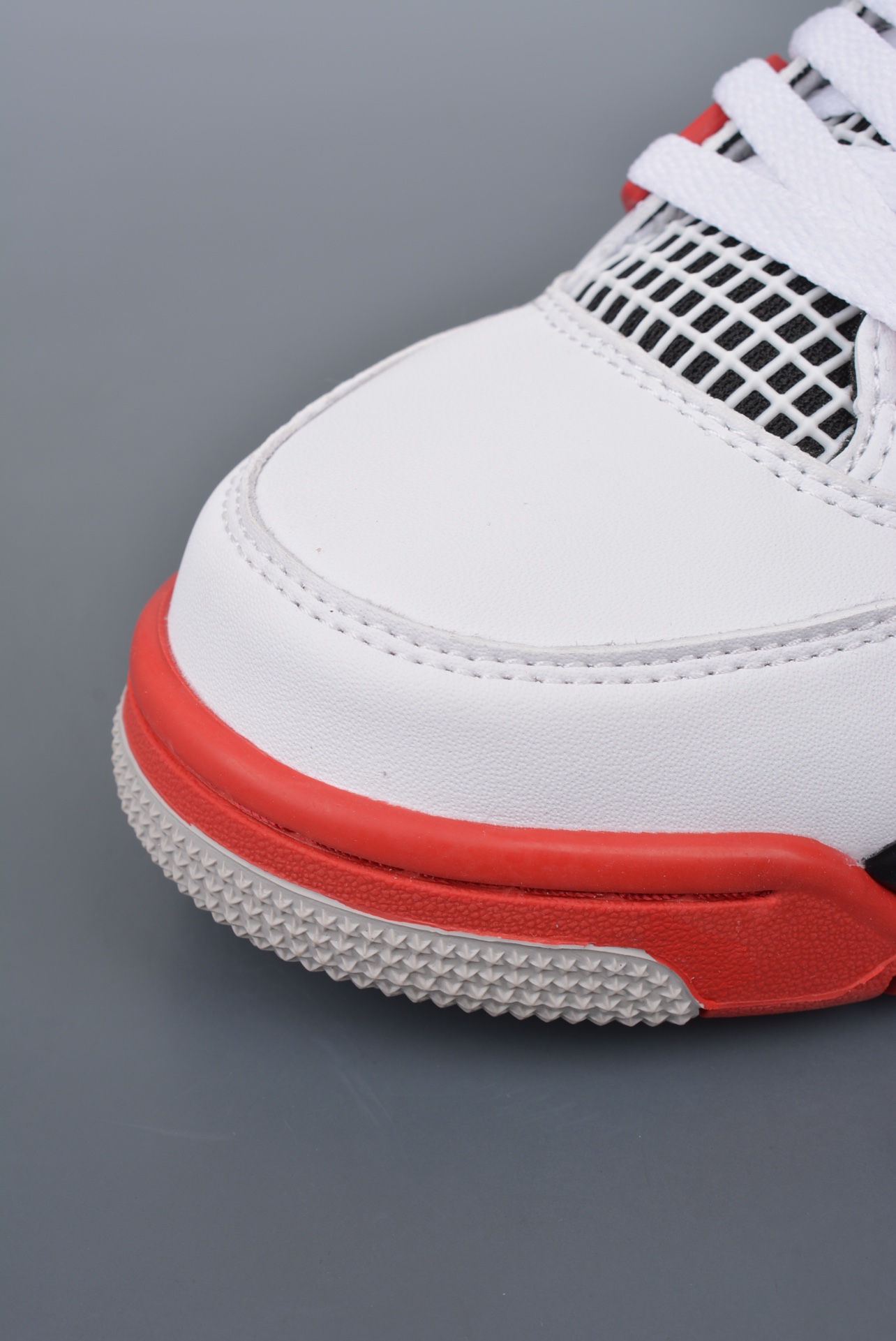 💰180真标💰280公司级💰380纯原版
Air Jordan AJ4 Retro 原楦原纸板 
原厂材料开发 细节把控到位 主供外贸客户 
打造完美鞋型 纸板中底 钢印 
完美版型 公司货既视感 
皮料自行品鉴  最大开发到47.5 专供鬼佬 
区别市面各种"伪纯原" F
尺码：36 36.5 37.5 38 38.5 39 40 40.5 41 42 42.5 43 44 44.5 45 45.5 46 47.5
耐克 阿迪达斯 三叶草 椰子350 v2 sb dunk 古驰脏脏鞋 麦昆 匡威1970s 万斯 vans 范斯 新百伦 乔丹 air jordan asics亚瑟士 斯凯奇 斐乐 彪马 锐步 mlb fila 鬼冢虎 莆田鞋 板鞋 樱花粉 af1 高帮 纯白 复古 满天星 解构 鞋盾 小麦色 蓝粉 马卡龙 低帮 独角兽 鸳鸯 联名 童鞋 冰淇淋 骨白冰蓝 白蓝 黑色 小白鞋 电玩像素 黑白 涂鸦 镭射 雾霾 白色 diy 1970s 夜光 大童 泼墨 中帮 黑武士 洛克公园 魔术贴 情侣 经典 四钩 奶咖色 刮刮乐 白丝绸 白银 3m 反光 白绿夜光 白橙双钩 小雏菊 权志龙 白绿橙 off white 飞线 金钩 冰块 小银钩 笑脸 缝线 剪纸 纯黑 蓝丝绸 情人节限定 白金 蓝白 354 黑曜石 熊猫 像素 冰蓝 四小勾 水晶底 寿桃 洞洞鞋 彩虹像素 灰色 air force 1 黑色 拖鞋 aj4 aj35 aj11 篮球鞋 莆田 aj3 aj6 aj13 aj7 童鞋 儿童鞋 aj312 aj36 黑白奥利奥 传奇蓝 aj32 限量版 飞人拖鞋 康扣 熊猫 北卡蓝 low 白水泥 藤原浩 aj34郭艾伦 影子灰 蒂芙尼绿 aj10 倒钩 aj9 冰雪奇缘 黑曜石 aj31 aj270 球鞋 大魔王 冰激凌 樱木花道 热熔岩 迪奥联名 胭脂红 凉鞋 aj15 满天星 水泥灰 芝加哥 鸳鸯 aj28 情侣 aj28 樱花粉 电玩像素 北卡蓝 小迪奥 粉色 樱花粉 电玩像素 烟灰 变色龙 兵马俑 大巴黎 aj16 兔八哥 马卡龙 大学蓝 aj30 黑水泥 白蛇 叶绿素 火影 白水泥 情人节限定 粉蛇 黑红 球鞋gtcut kobe球鞋 zoom kobe 500黑武士 2022r nike星空 gt球鞋 zoom跑鞋 纽巴伦990 nikecourt女鞋 zoom aj1 nb827 斐乐hike nike青花瓷 aj镭射 科6 next跑鞋 宇航员2.0 小白鞋 男鞋 运动鞋 斯凯奇 斐乐 板鞋 aj 彪马 新百伦 亚瑟士 new balance adidas 阿迪达斯 篮球鞋 空军一号 纯白 跑步鞋 vision street wear puma 女运动休闲鞋 nb 情侣鞋 球鞋 dunk 美津浓 欧文7 运动鞋女款跑步鞋 休闲男鞋 aj1 拖鞋 耐克鞋男新款 鞋子 童鞋 男款 飞马 zoom 超级飞马 跑鞋 老爹鞋 air max 儿童鞋子 男士 飞马38 m2k 日落 黑白熊猫 女款 飞马39 男款 阿甘鞋 飞马37 夏季 dunk sb 华夫鞋 凉鞋 开拓者 夏款 毛毛虫 气垫 air zoom 休闲鞋 高帮 帆布鞋 sacai 2022 vapormax 赤足 飞马36 af1 紫葡萄 树莓紫 winflo8 court女鞋 网鞋 zoom 破二 dc0774 拖鞋 superfly 子弹头 dunk黑白熊猫 blazer max270 欧文7 小童鞋 阿尔法 欧文8 登月 星空 莆田 黑武士 airmax97 贝壳头 三叶草 boost forum 椰子鞋 yeezy neo 暗夜精灵 金标 椰子 350 v2 ultraboost 清风 阿尔法 涉水鞋 ub21 ub22 forum84 ub nmd 爆米花 pro2 cut supernova x9000 椰子500 小椰子 forum low 史密斯 椰子700 樱花系列女鞋 新百伦530 327 574 5740 满天星 992 550 990 303 nb2002ra 302 元祖灰 993 990v5 nb300 ms327 580 999 nb327新百伦 新百伦878 nb300 5740奶茶色 m5740nb5740 997 608 452 nbms327 992元祖灰 996 880 低帮 倒钩 aj1 low 北卡蓝 黑曜石 倒钩藤原浩鞋 芝加哥 禁穿 小迪奥aj1 aj1大学蓝 樱花粉 烟灰 闪电倒钩 mid 影子灰 白丝绸 黑红脚趾 黑红 马卡龙 小dior 蒂芙尼绿 黑脚趾 小摩卡 蜘蛛侠 兔八哥 莆田纯原 纯白 中帮 黑粉脚趾 鸳鸯 low摩卡棕 扣碎 倒钩低帮 小闪电 凯尔特人 芝加哥ow联名 灰白 红豆奶茶 叛逆 换底 扣碎篮板 摩卡棕 迪奥联名鞋 皇家蓝 低帮女鞋倒钩白棕 泡泡糖 黑粉脚趾 北卡蓝低帮 黑绿脚趾 影子灰 蒂芙尼绿 黑脚趾 浆果粉 扣碎篮板 鸳鸯 冰淇淋 白丝绸 激光蓝 offwhite联名 黑粉脚趾 蓝 水洗丹宁 情人节 午夜蓝 凯尔特人 泡泡糖 男鞋 女鞋 夏季 儿童 拖鞋 小众鞋 篮球鞋 凉鞋 运动鞋 跑步鞋 童鞋 板鞋 日落 足球鞋 小白鞋 跑鞋 老爹鞋 zoom 超级飞马 36 37 38 sb dunk 鞋子 新款 m2k air max 薄款 赤足5.0 星空 登月 vapormax 超轻 网鞋 气垫鞋 阿甘鞋 休闲鞋 47 blazer 高帮 樱花粉 free vaporfly 情侣 子弹头 华夫鞋 欧文7 lebron18 joyride fly3 max270 杜兰特5 毛毛虫 黑武士 限量版 忍者 马拉松 winflo7 kyrie7 ep 莆田鞋 板鞋 樱花粉 af1 高帮 纯白 复古 满天星 解构 鞋盾 小麦色 蓝粉 马卡龙 低帮 独角兽 鸳鸯 联名 童鞋 冰淇淋 骨白冰蓝 白蓝 黑色 小白鞋 电玩像素 黑白 涂鸦 镭射 雾霾 白色 diy 夜光 大童 泼墨 中帮 黑武士 洛克公园 魔术贴 情侣 经典 四钩 奶咖色 刮刮乐 白丝绸 白银 3m 反光 白绿夜光 白橙双钩 小雏菊 权志龙 白绿橙 off white 飞线 金钩 冰块 小银钩 笑脸 缝线 剪纸 纯黑 蓝丝绸 情人节限定 白金 蓝白 354 黑曜石 熊猫 像素 冰蓝 四小勾 水晶底 寿桃 洞洞鞋 彩虹像素 灰色 air force 1 黑色 拖鞋 aj4 aj35 aj11 篮球鞋 莆田 aj3 aj6 aj13 aj7 童鞋 儿童鞋 aj312 aj36 黑白奥利奥 德训 aj32 限量版 飞人拖鞋 康扣 熊猫 北卡蓝 low 白水泥 藤原浩 aj34郭艾伦 影子灰 aj10 倒钩 aj9 冰雪奇缘 黑曜石 aj31 aj270 球鞋 samba gazelle