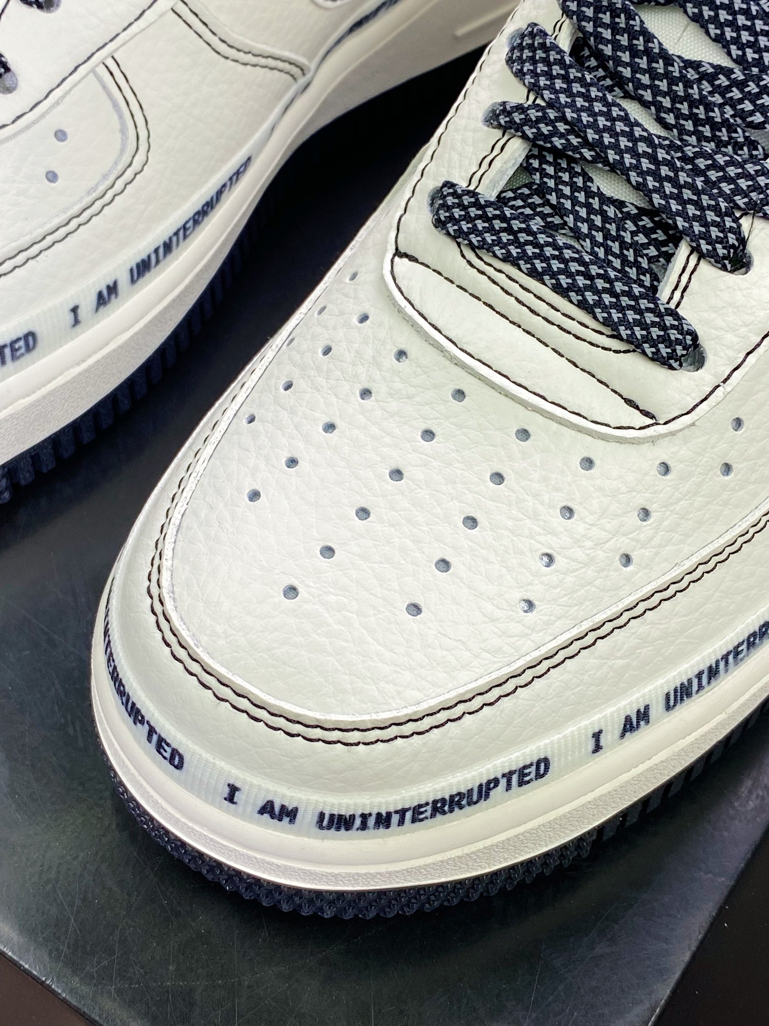 240 Uninterrupted x Air Force 1’07 Low”MORE THAN____”空军一号低帮UY5696-332