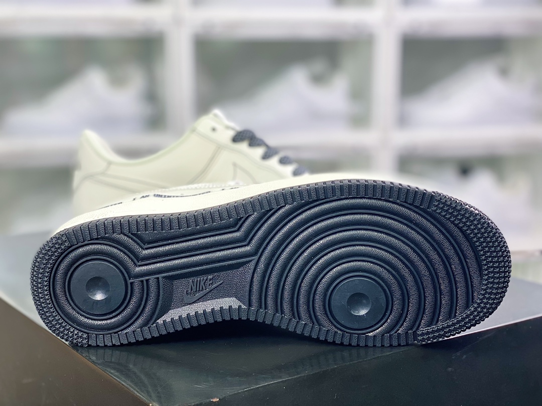 240 Uninterrupted x Air Force 1’07 Low”MORE THAN____”空军一号低帮UY5696-332