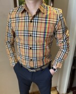 🌹Hot autumn hits, autumn hits, support for the return and exchange after the New Year! P150 (high-end quality) Burberry's latest popular striped shirts in the 2022 counter are shipped. Paris counters are on sale at the same time! Selected Italian 🇮🇹 Imported Customized Cotton Shirt Fabrics are matched with the latest plaid design, exquisite brand embroidery design on the chest and the brand behind the English fashionable and elegant. You are definitely worthy of having it. Size: M-3XL 1 🌹Hot autumn hits, autumn hits, support for the return and exchange after the New Year! P150 (high-end quality) Burberry’s latest popular striped shirts in the 2022 counter are shipped. Paris counters are on sale at the same time! Selected Italian 🇮🇹 Imported Customized Cotton Shirt Fabrics are matched with the latest plaid design, exquisite brand embroidery design on the chest and the brand behind the English fashionable and elegant. You are definitely worthy of having it. Size: M-3XL