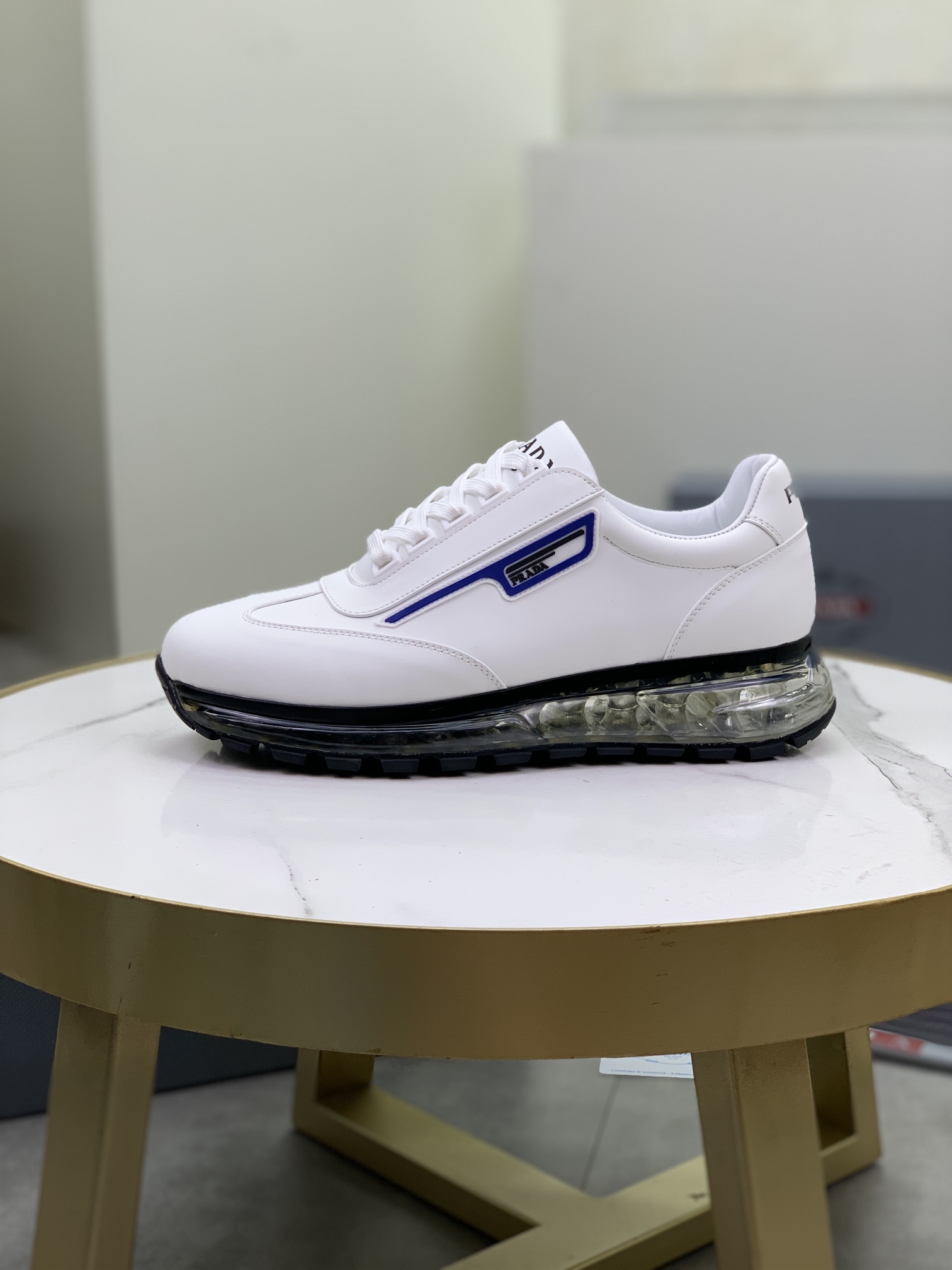 K5 高品质牛里 气垫减震厚底潮牌Prada 普拉达 主推爆款，前卫百搭时尚男鞋私版开模，飞织鞋面滴胶工艺拼接1：1复刻..时尚干脆、原版进口牛皮垫脚；大气个性更潮更抢眼更追求档次，它将颠覆旧念，与您共度时尚潮人必备! 必自留 ! 高大上的舒适大低，高端品质做工。