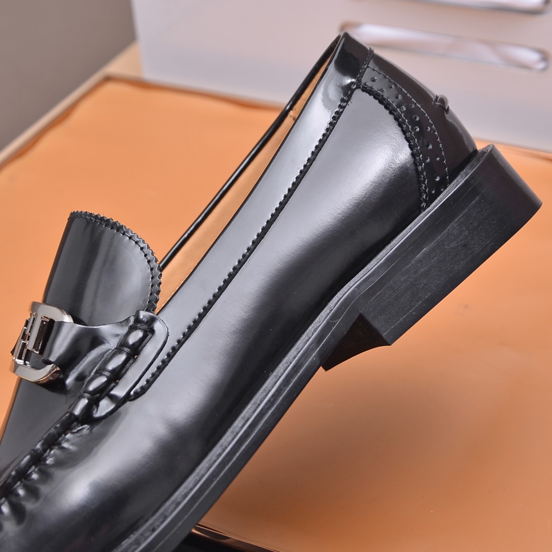 Fendi Men's Leather Loafers with Metal Logo, Italian Leather, Formal Shoes 8 i1663522396 3665 6