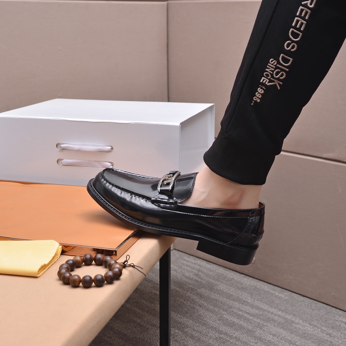 Fendi Men's Leather Loafers with Metal Logo, Italian Leather, Formal Shoes 5 i1663522396 6917 3