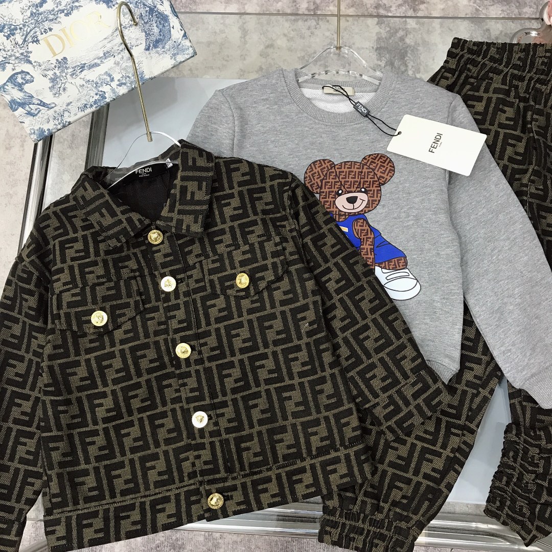 2022 Streetwear Collaboration: FEND* & Versace Van Sage High-Quality Collection Sizes 100-150 CM - 图片 3