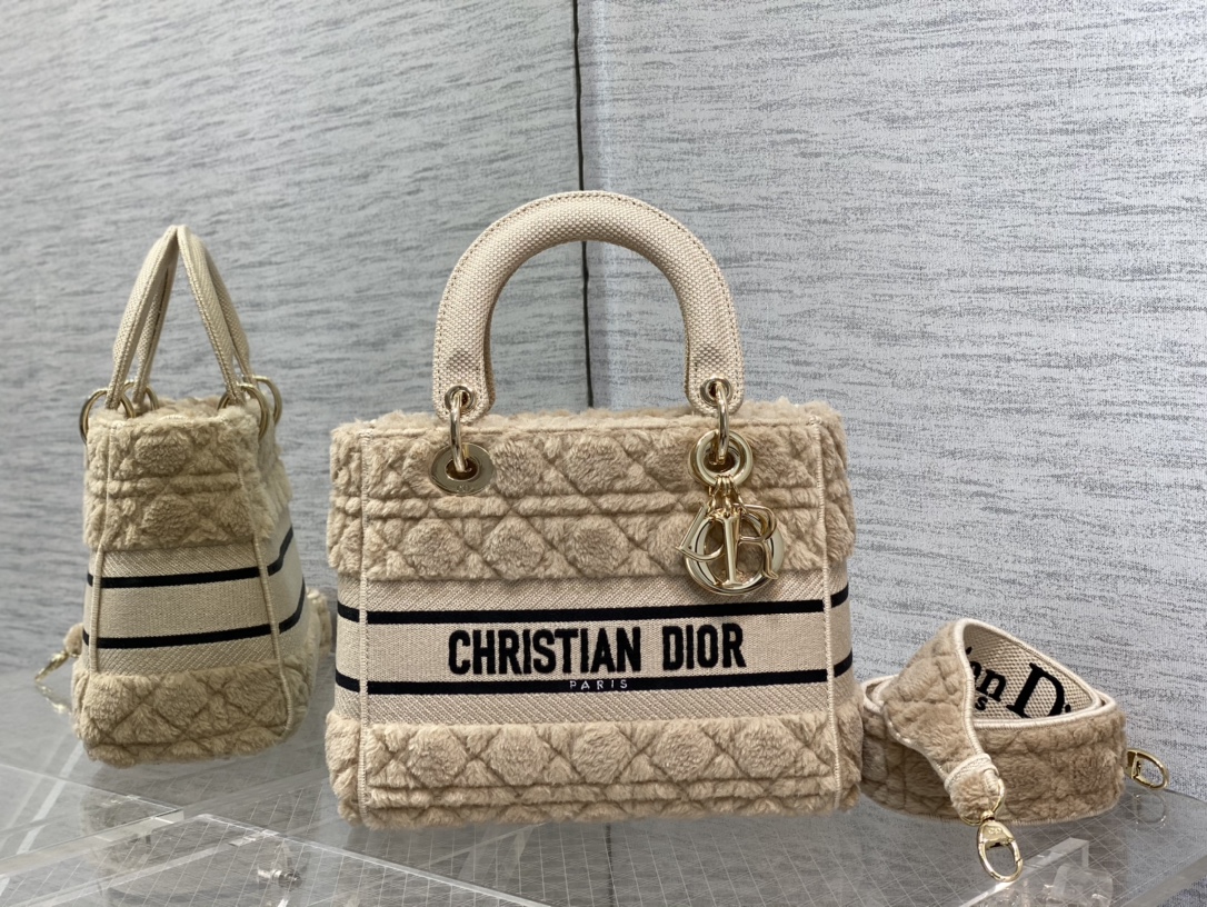 DIOR Lady Dior Five-Grid Fluffy Handbag