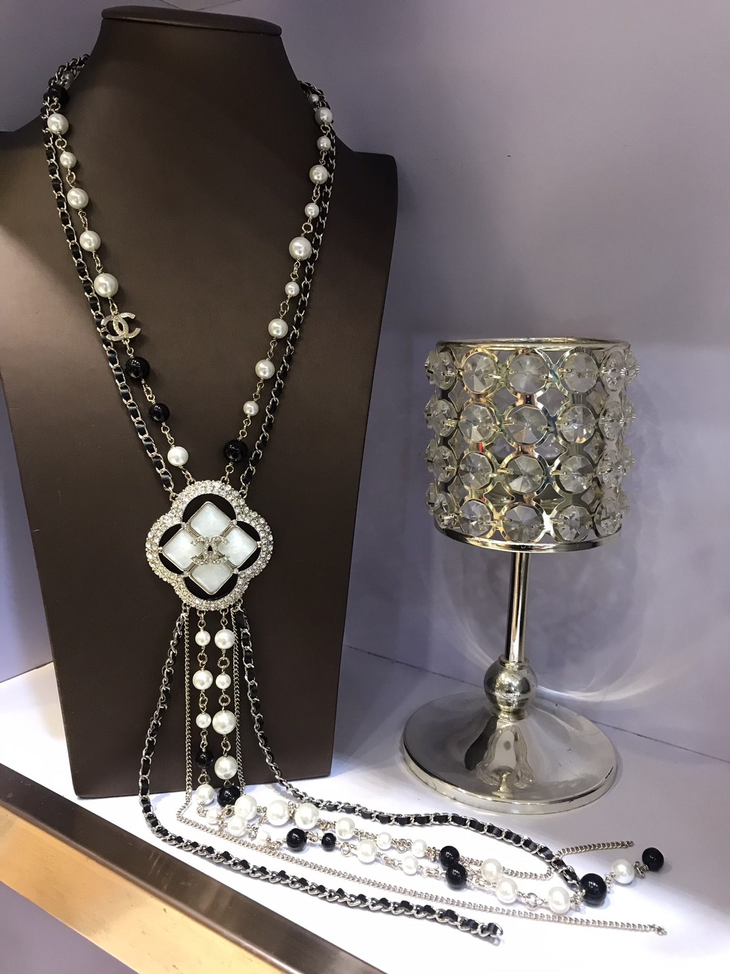 Chanel Black Leather Sweater Chain - Must-Have Elegant Accessory for Women 1 i1663563309 7898 0