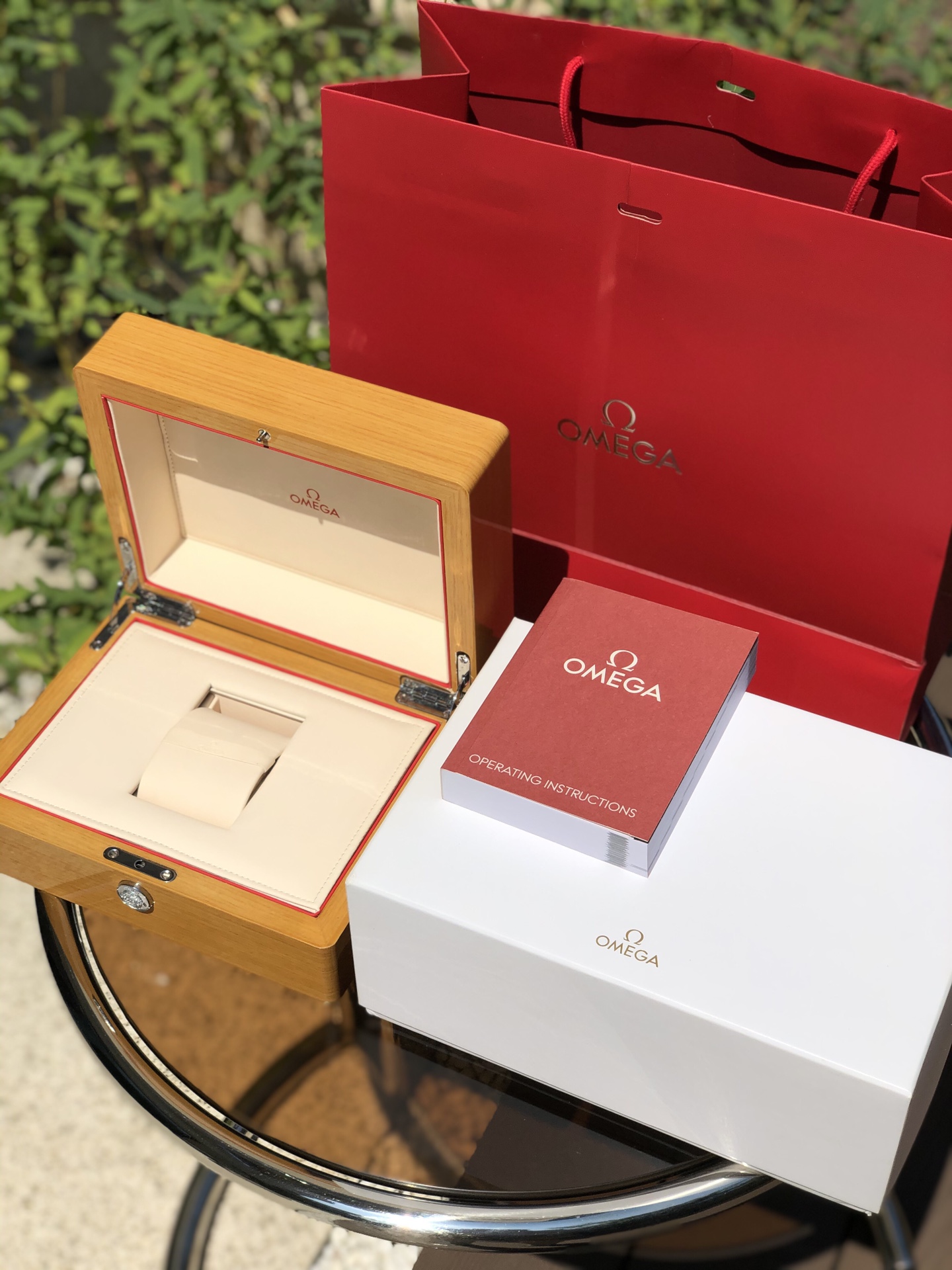 批💰2000配盒
欧米茄碟飞系列
最经典的绅士风范商务男表 没有之一
两款 工9⃣️色 
今日为你们而来‼️