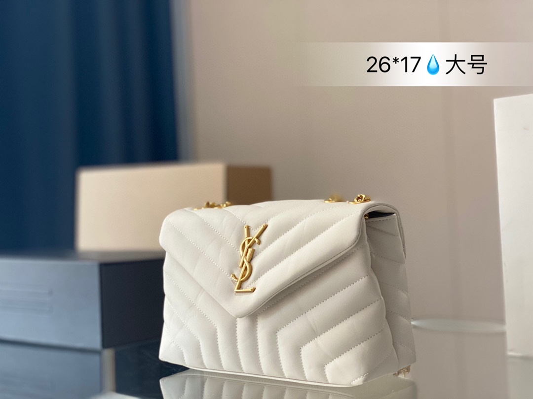 K0 Saint Laurent 圣罗兰 YSL  进口意大利原厂小牛皮，内有一个隔层不怕东西乱糟糟啦 多功能又能装 26*17