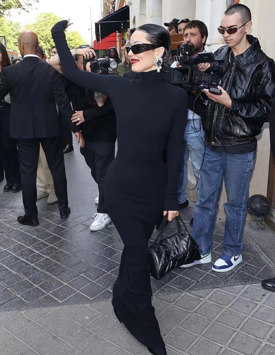 Balenciaga Crush 25CM 沙漏包 716351黑色/黑扣