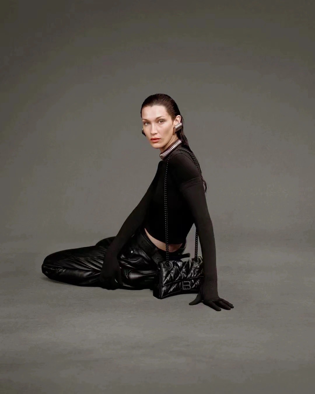 Balenciaga Crush 25CM 沙漏包 716351黑色/黑扣