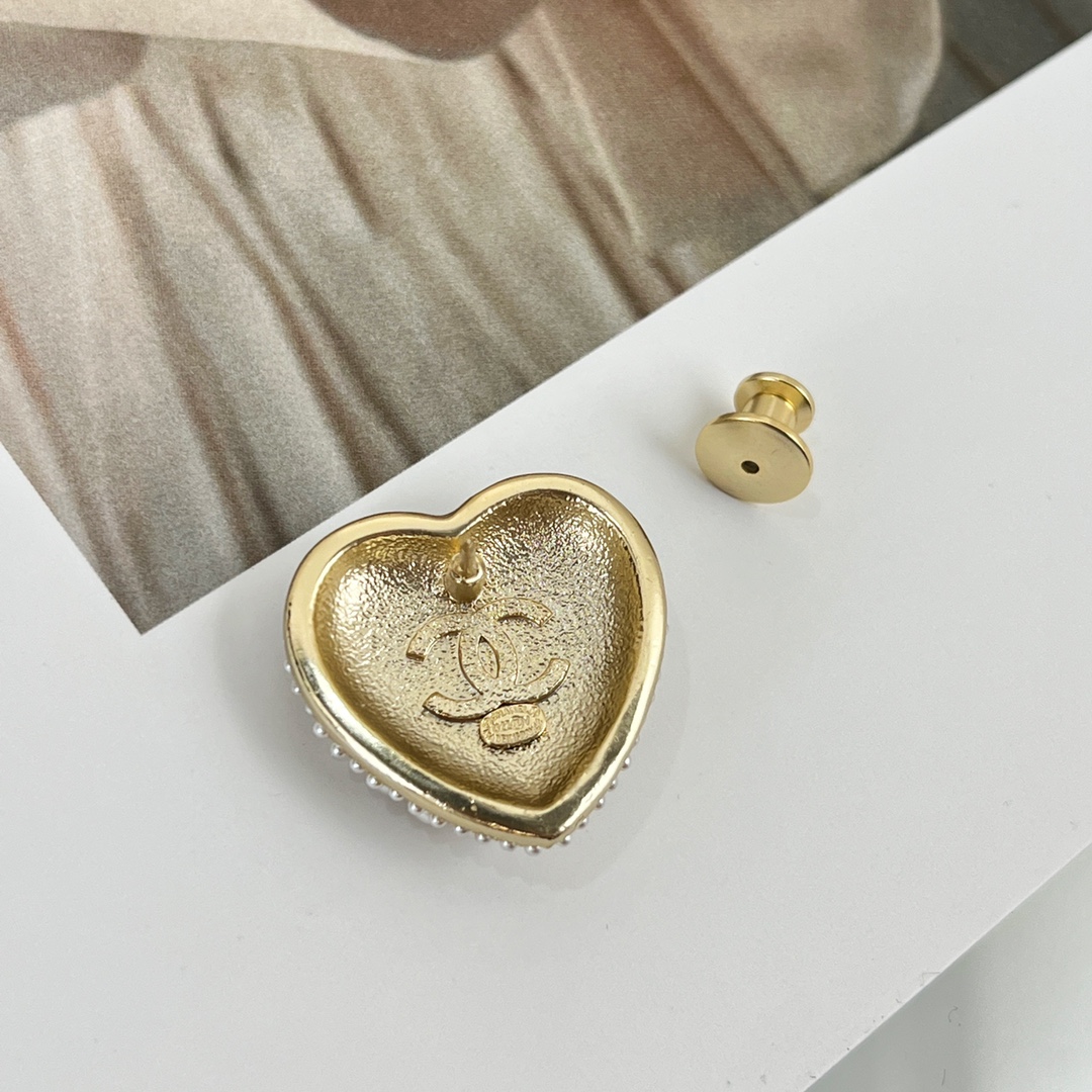新款☑️CHANEL香奈儿 双c 珍珠桃心爱心胸针
