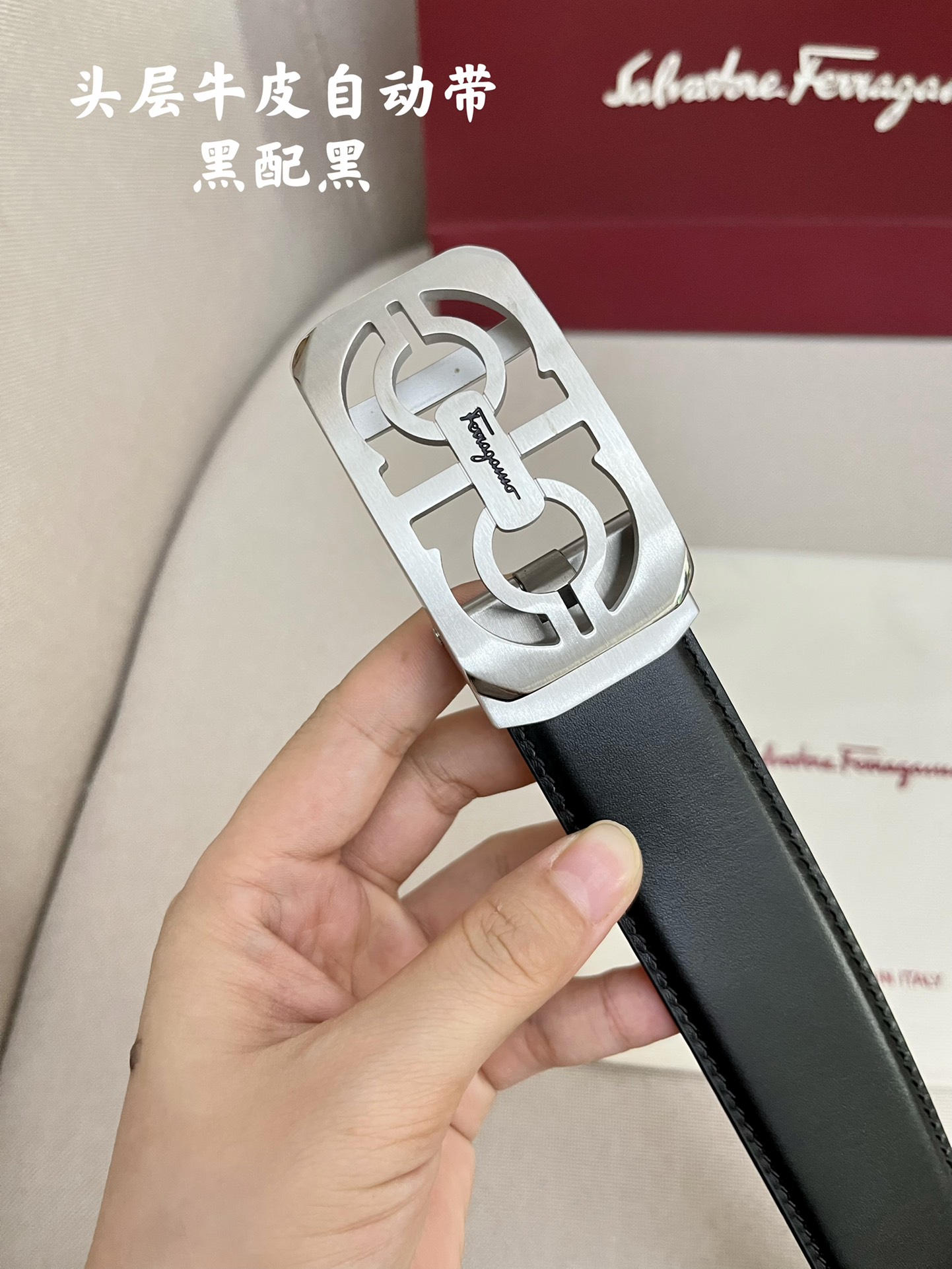 Ferragamo菲拉格慕男士专柜对
