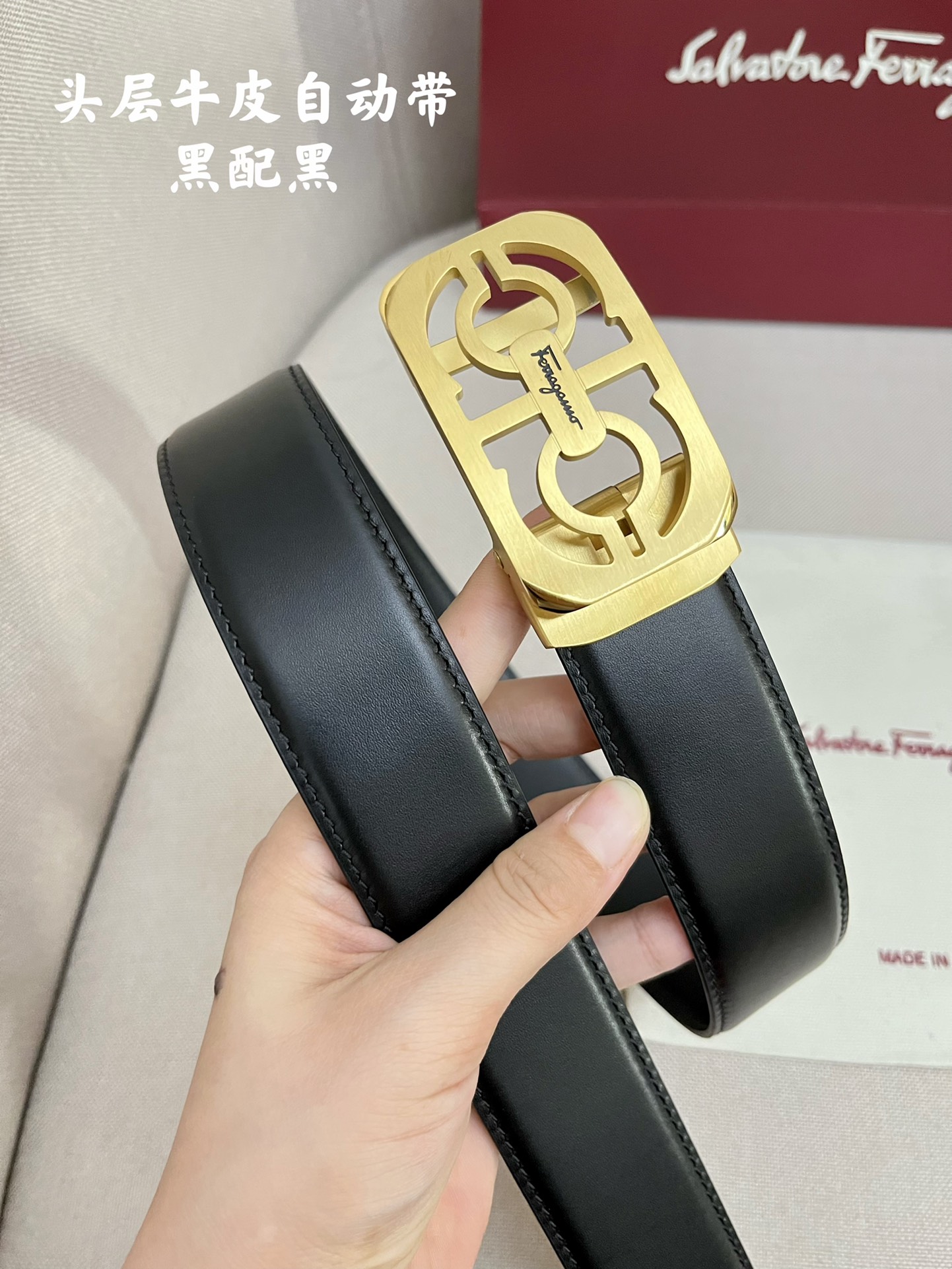 Ferragamo菲拉格慕男士专柜对