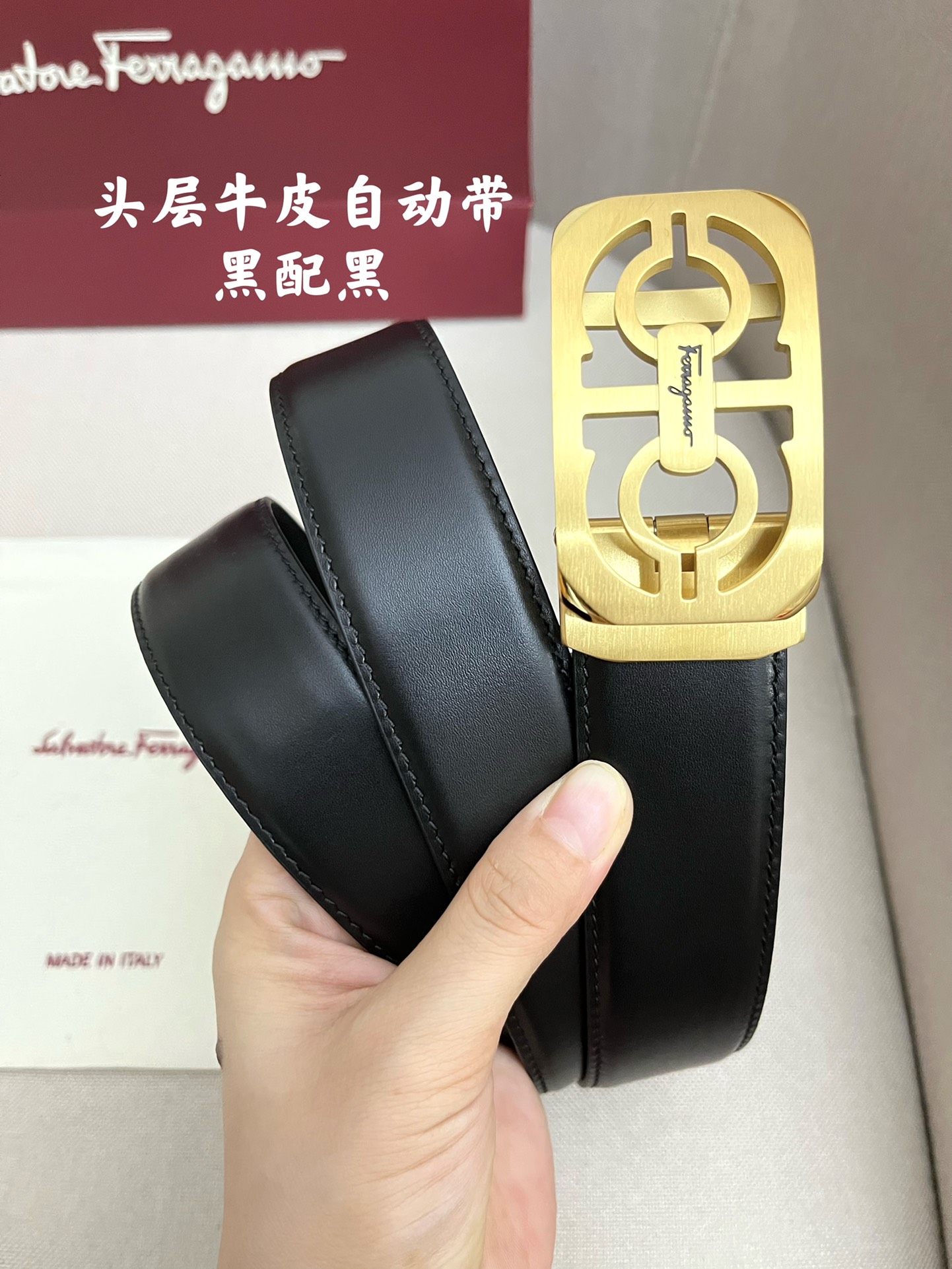 Ferragamo菲拉格慕男士专柜对