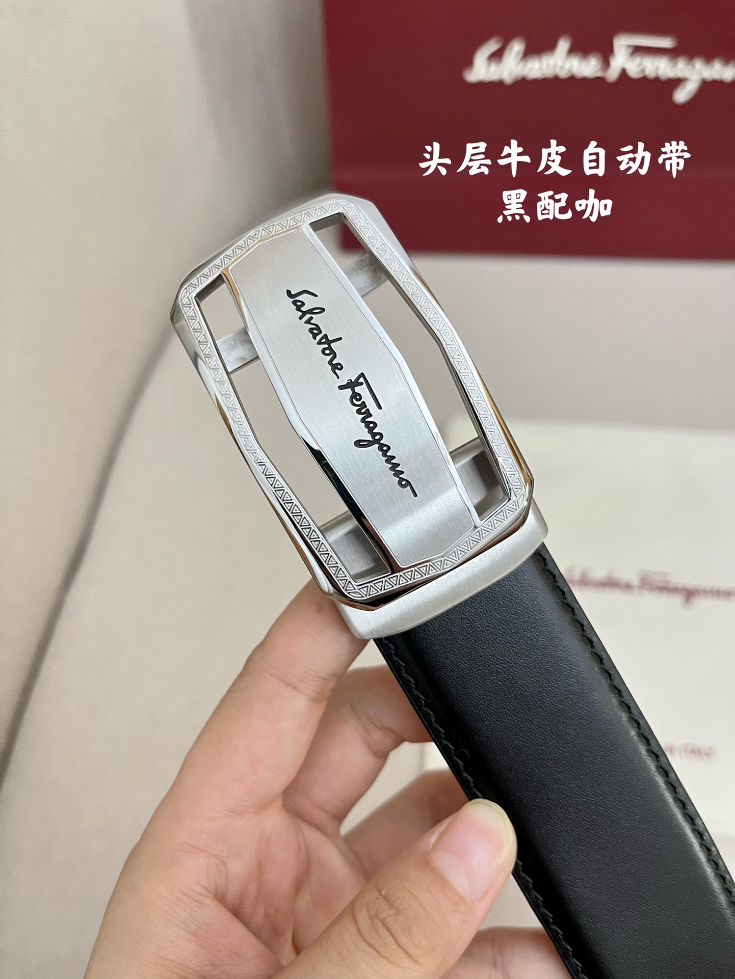 Ferragamo菲拉格慕男士专柜对