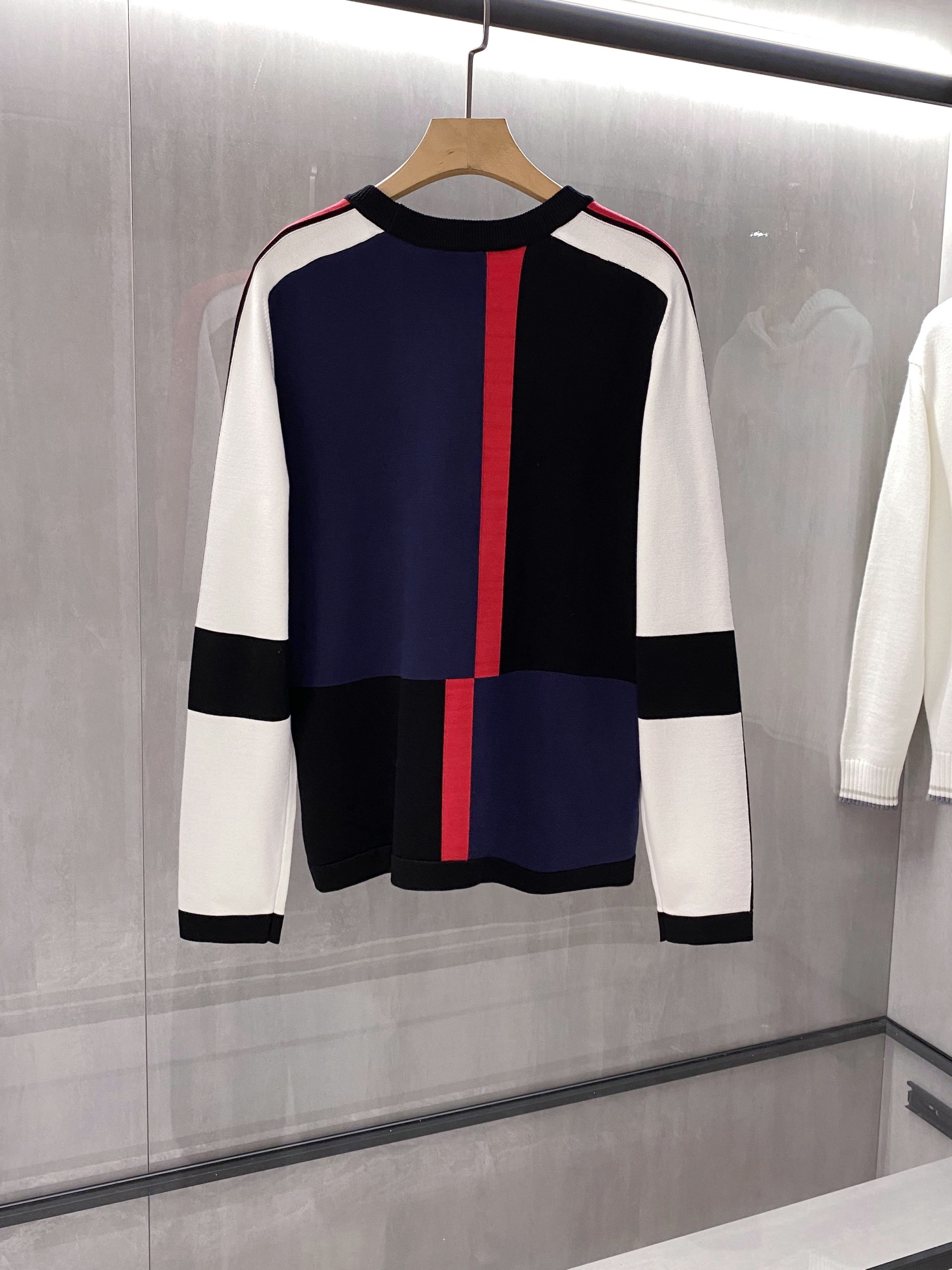 (新品)路易*登时尚拼色毛衣❗❗ 2022秋冬最新系列 最新创意提花针织毛衣