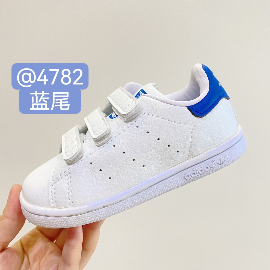 图片[2]-阿迪史密斯魔术贴儿童小白鞋22～37。 这款鞋子是众多宝妈的选择🌿简约 舒适 百搭的经典款，没有过分的修饰，只有实实在在的品质，整双鞋子鞋面非常的柔软✔️-选品中心