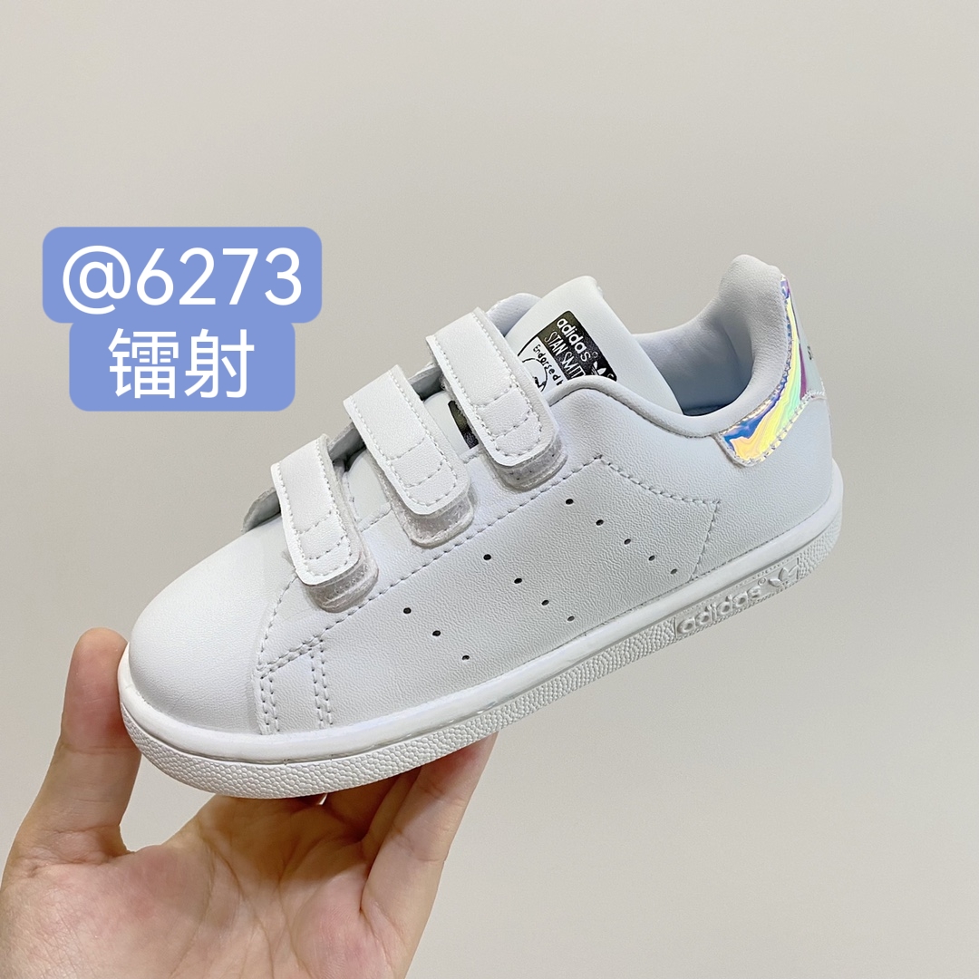 图片[4]-阿迪史密斯魔术贴儿童小白鞋22～37。 这款鞋子是众多宝妈的选择🌿简约 舒适 百搭的经典款，没有过分的修饰，只有实实在在的品质，整双鞋子鞋面非常的柔软✔️-选品中心