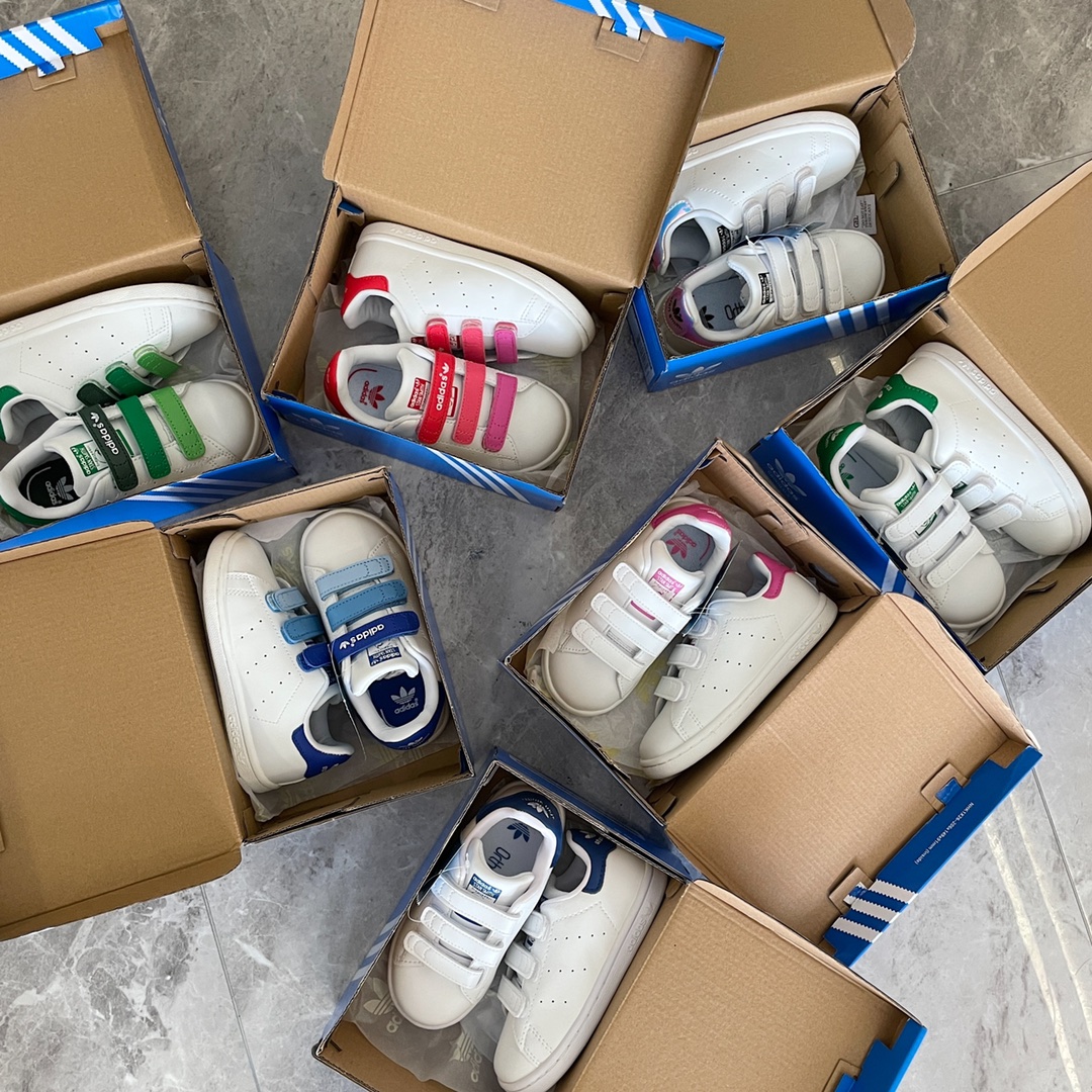 图片[8]-阿迪史密斯魔术贴儿童小白鞋22～37。 这款鞋子是众多宝妈的选择🌿简约 舒适 百搭的经典款，没有过分的修饰，只有实实在在的品质，整双鞋子鞋面非常的柔软✔️-选品中心