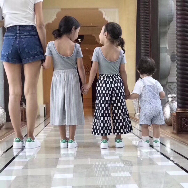 图片[9]-阿迪史密斯魔术贴儿童小白鞋22～37。 这款鞋子是众多宝妈的选择🌿简约 舒适 百搭的经典款，没有过分的修饰，只有实实在在的品质，整双鞋子鞋面非常的柔软✔️-选品中心