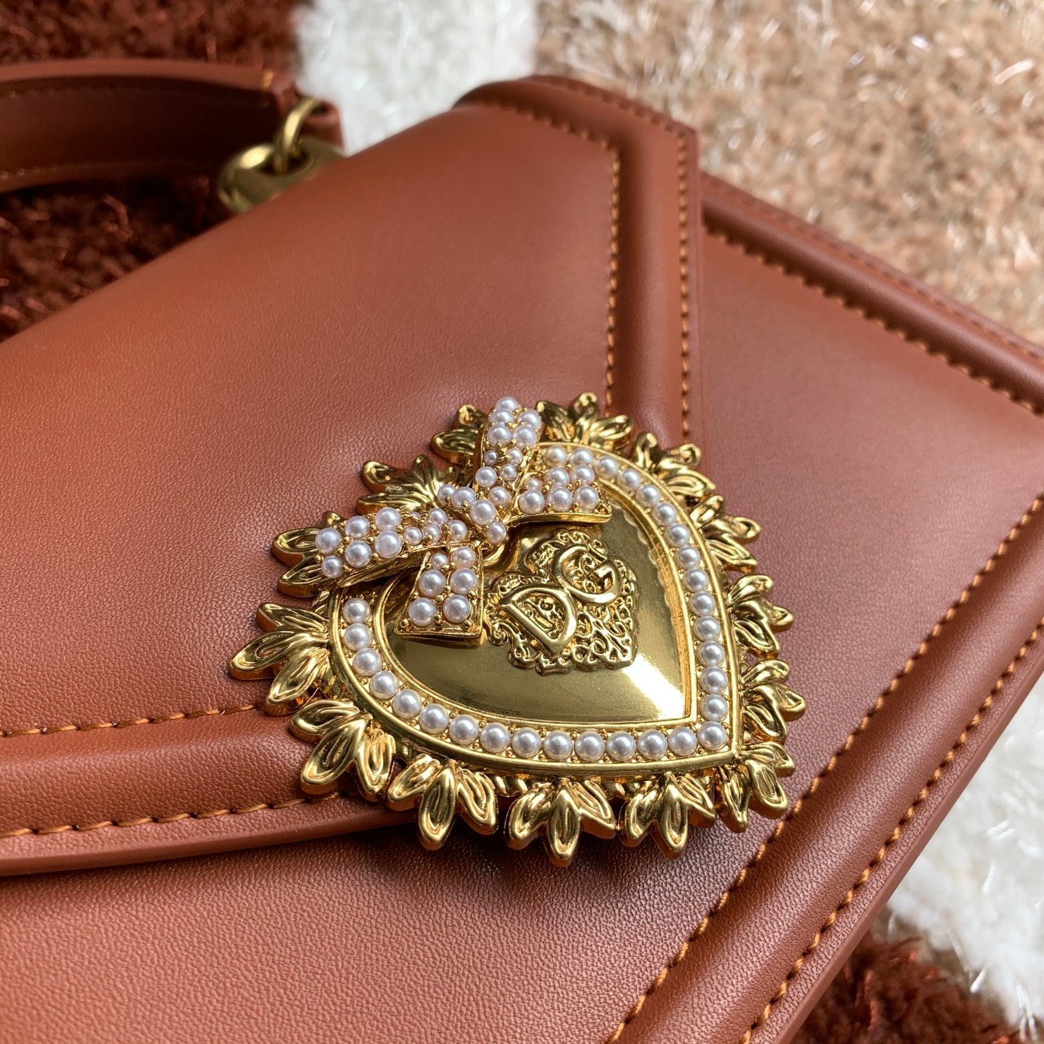 Dolce&Gabbana杜嘉班纳链条手提斜挎包款号6613原单细腻手工制造进口头层牛皮配以原厂五金包身