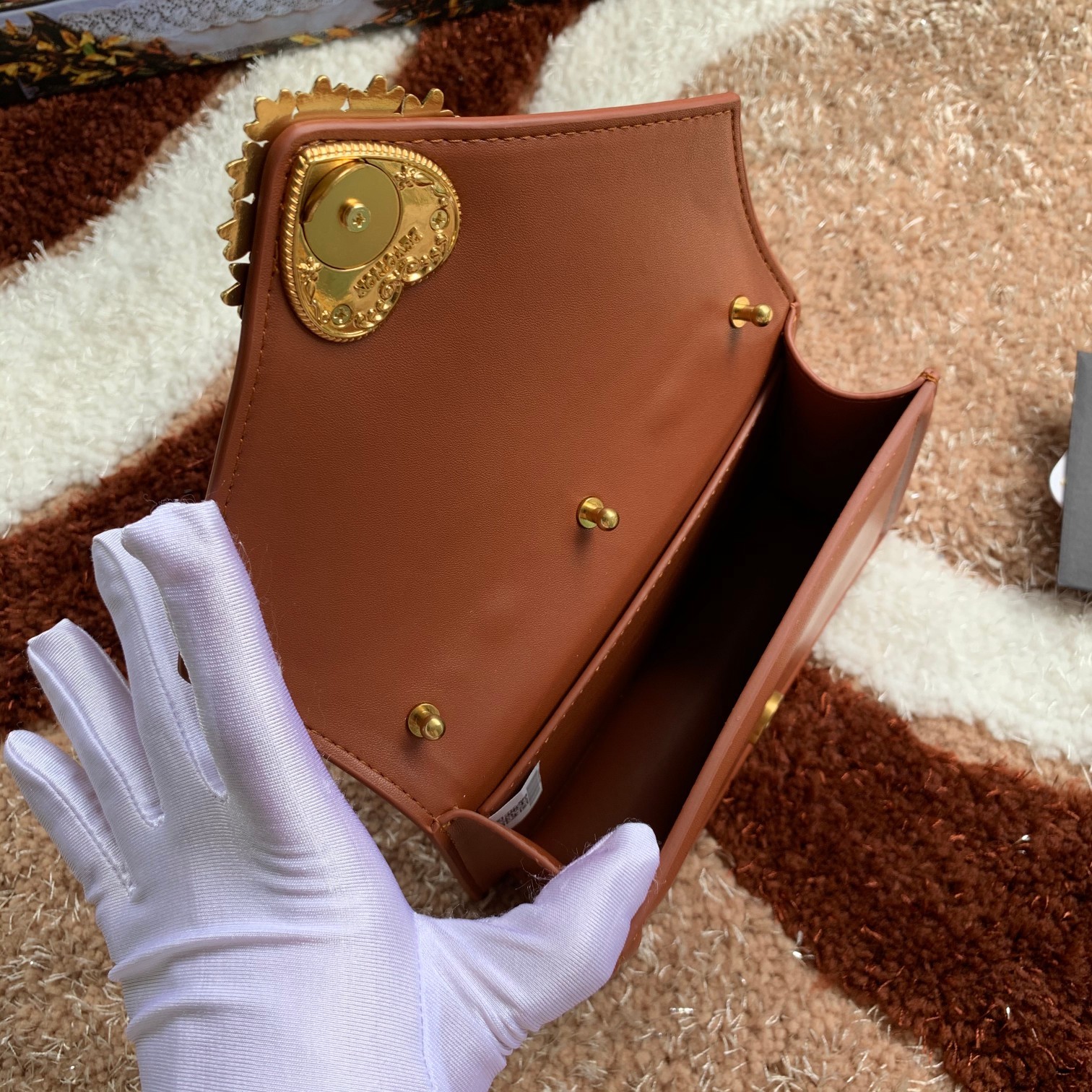 Dolce&Gabbana杜嘉班纳链条手提斜挎包款号6613原单细腻手工制造进口头层牛皮配以原厂五金包身