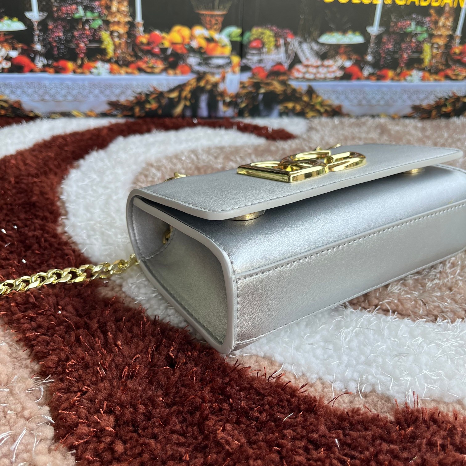 Dolce&Gabbana杜嘉班纳款号5183原单细腻手工制造进口头层牛皮配以原厂五金包身顶部纯手工油边